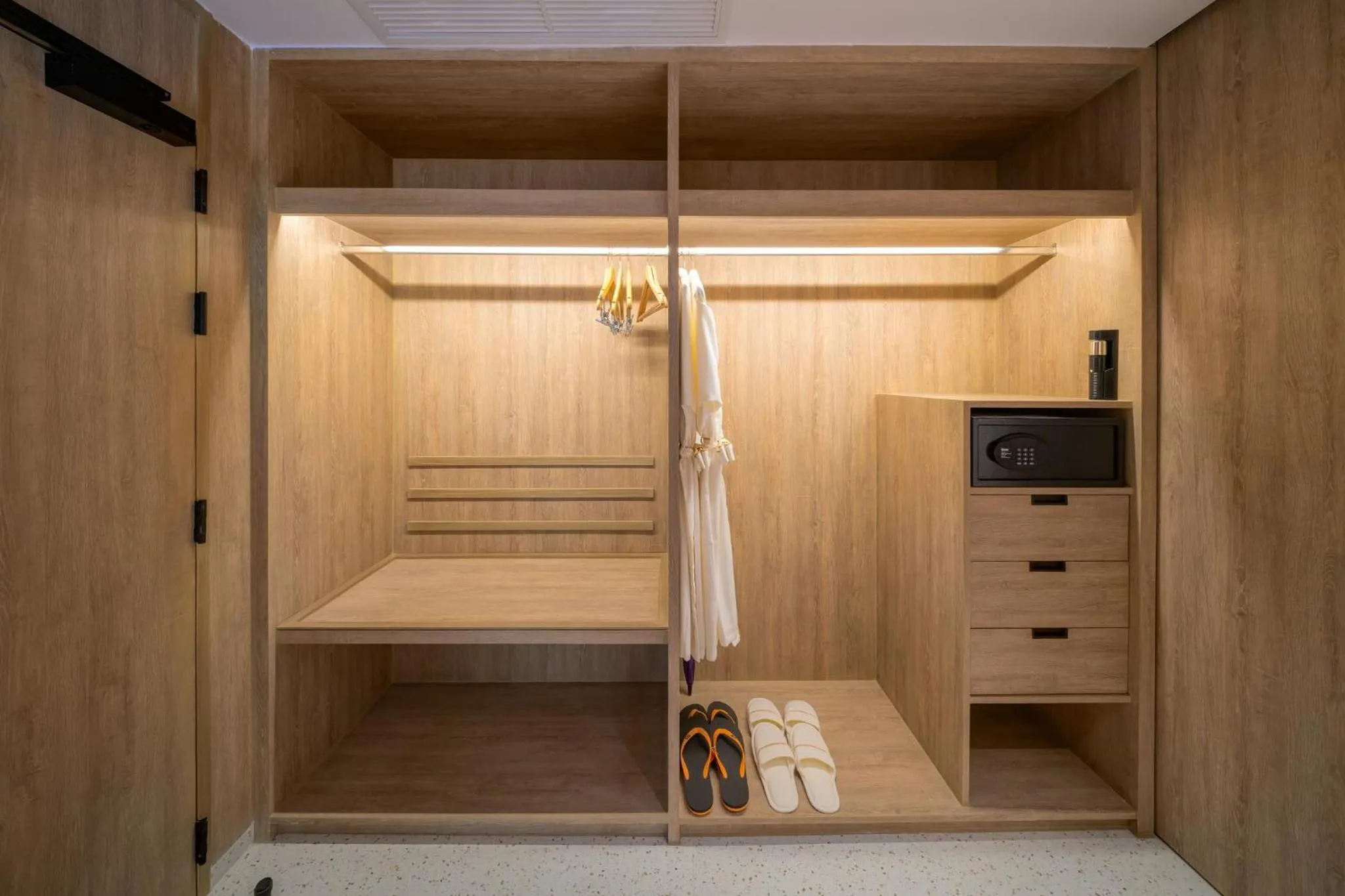 Photo of the whole room in Centara Karon Resort Phuket