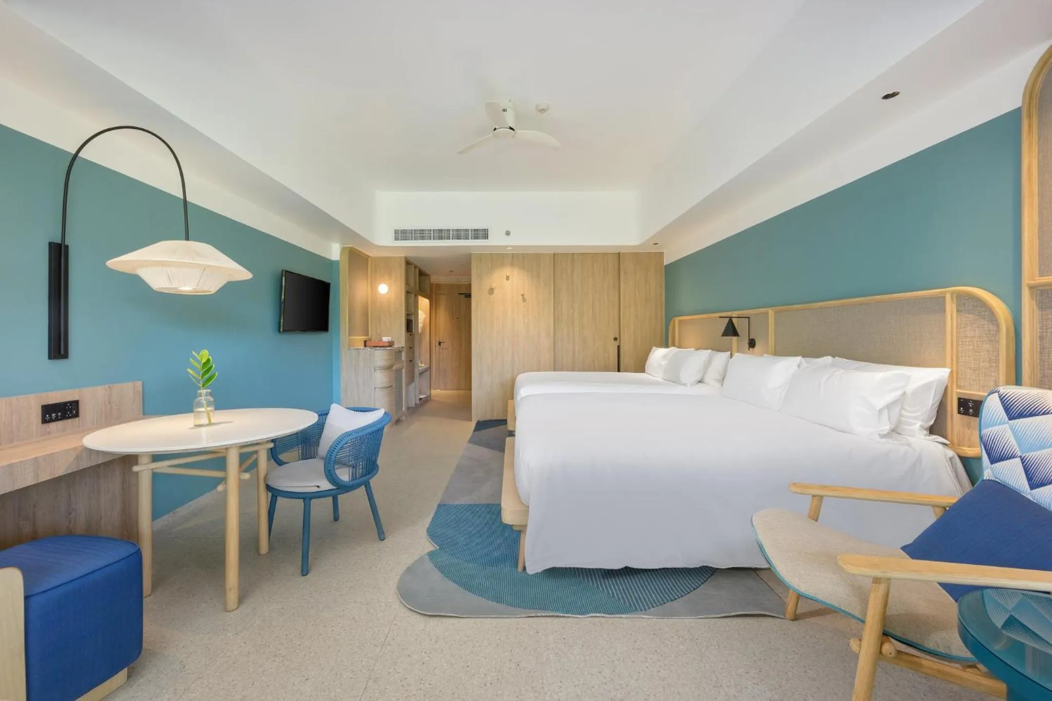 Photo of the whole room, Bed in Centara Karon Resort Phuket