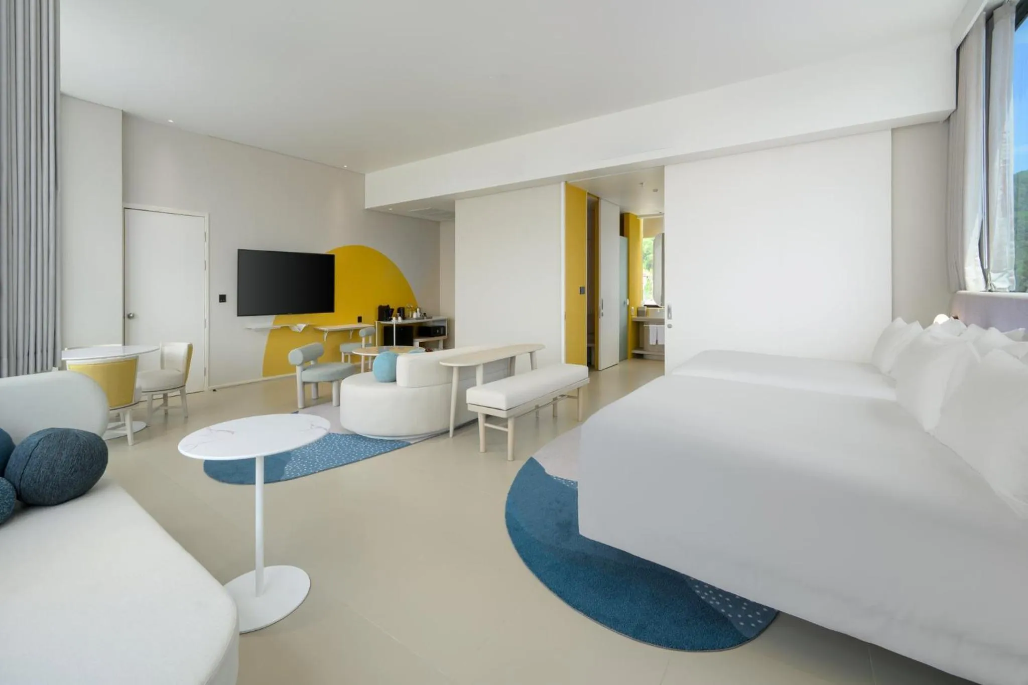 Photo of the whole room, Bed in Centara Karon Resort Phuket