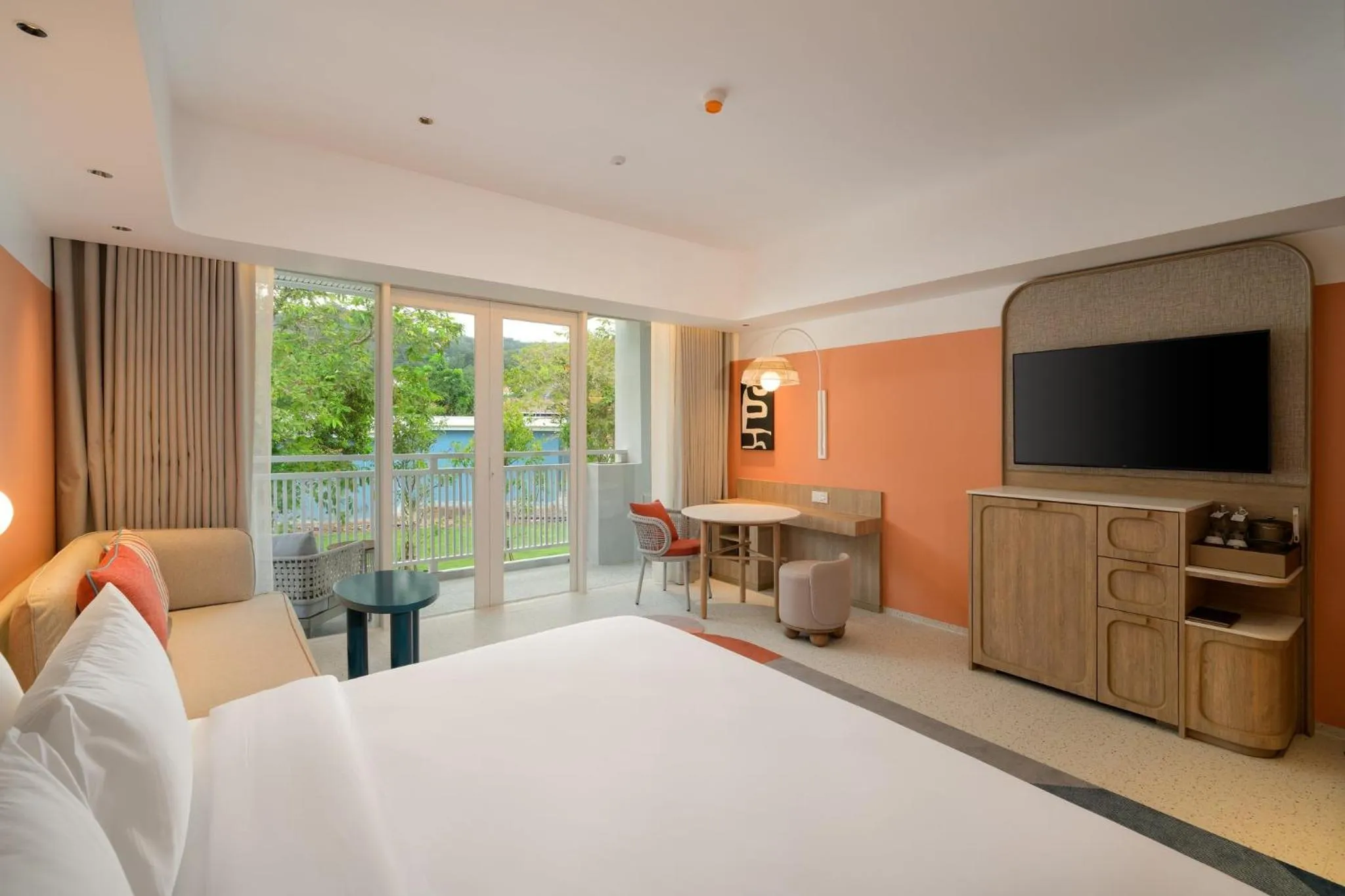 Photo of the whole room, Bed in Centara Karon Resort Phuket