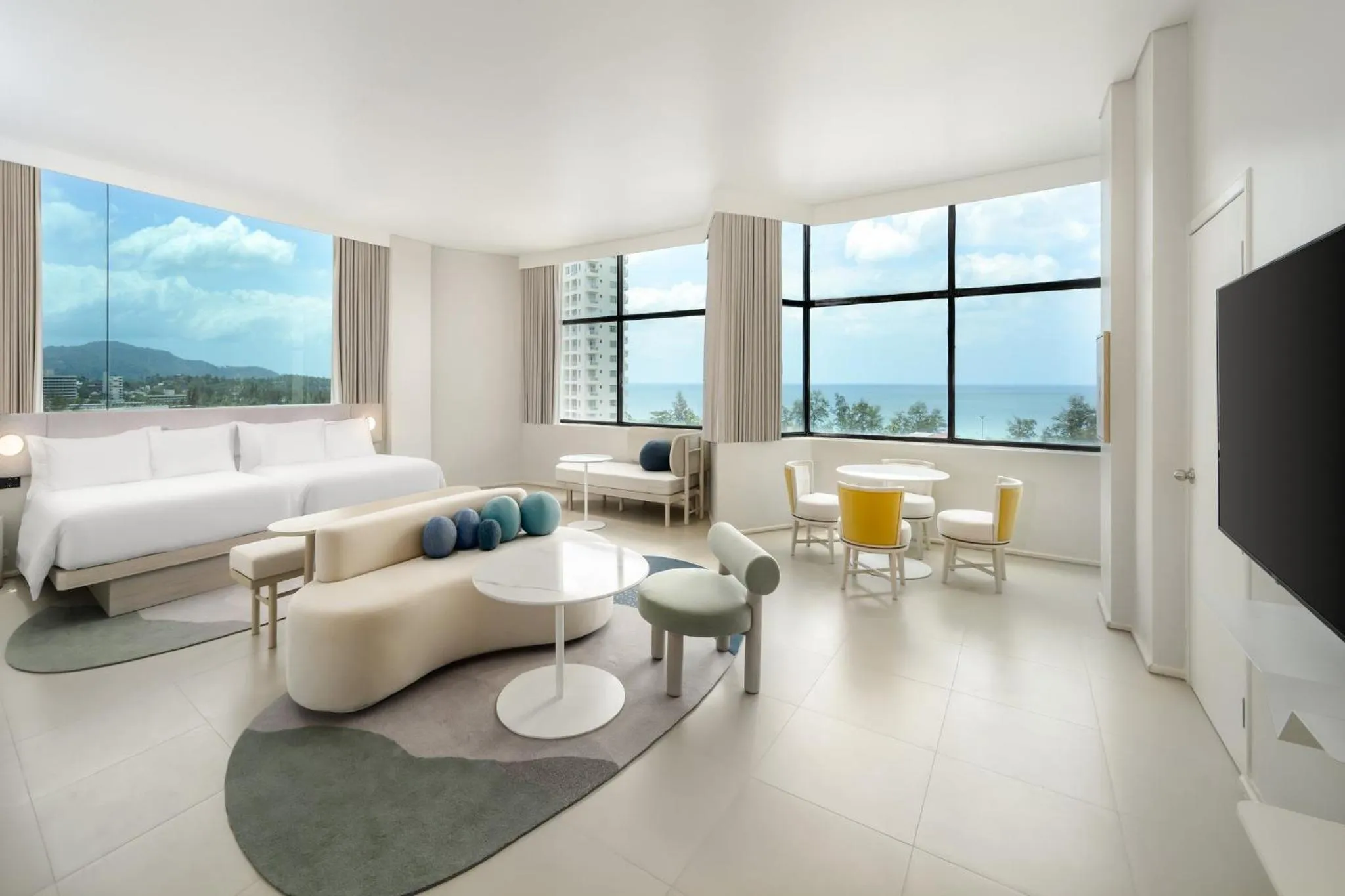 Photo of the whole room, Bed in Centara Karon Resort Phuket