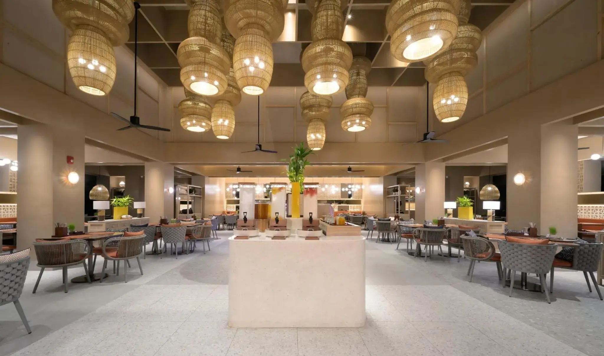 Restaurant/places to eat in Centara Karon Resort Phuket Restaurant/places to eat in Centara Karon Resort Phuket