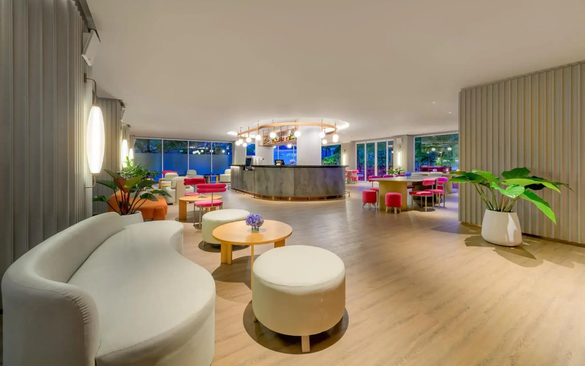 Lounge or bar in Centara Karon Resort Phuket Lounge or bar in Centara Karon Resort Phuket