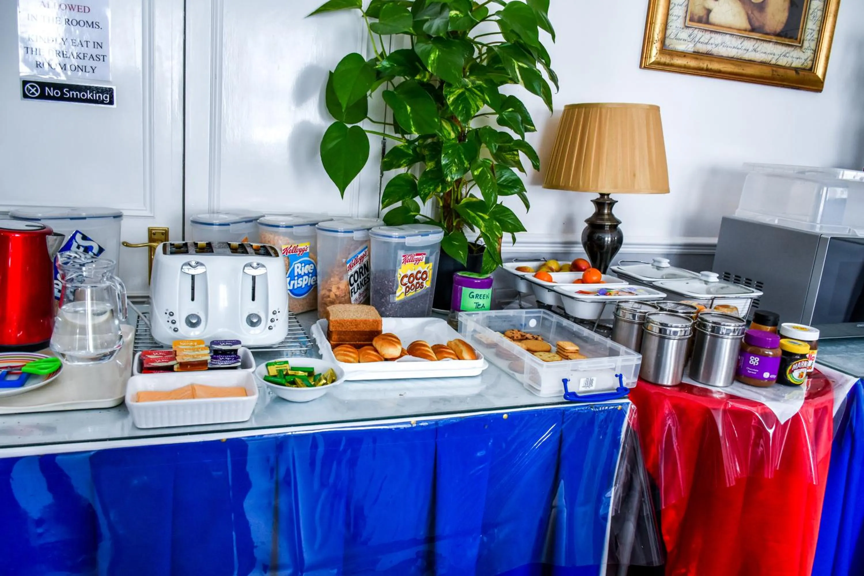 Buffet breakfast in Gatwick Castle B&B