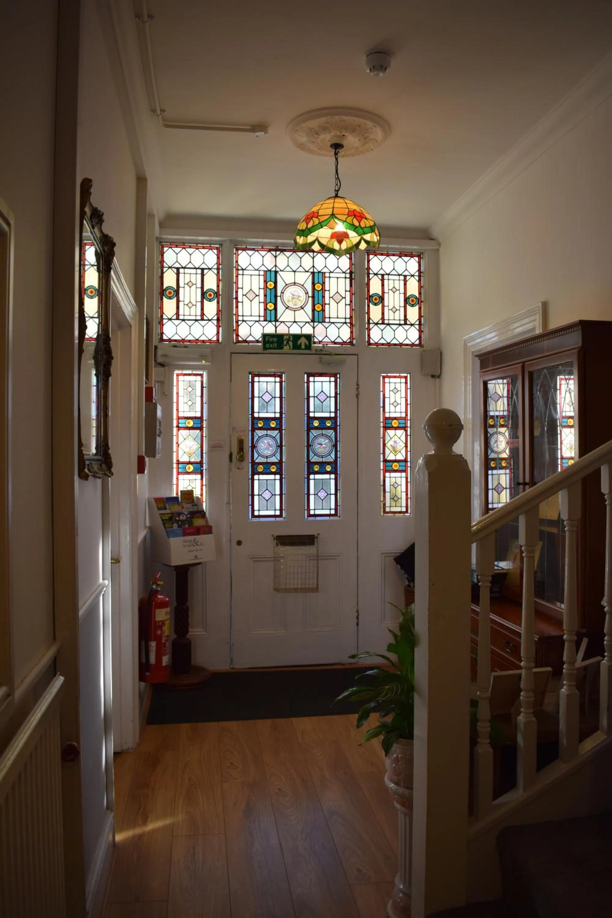 Facade/entrance in Gatwick Castle B&B