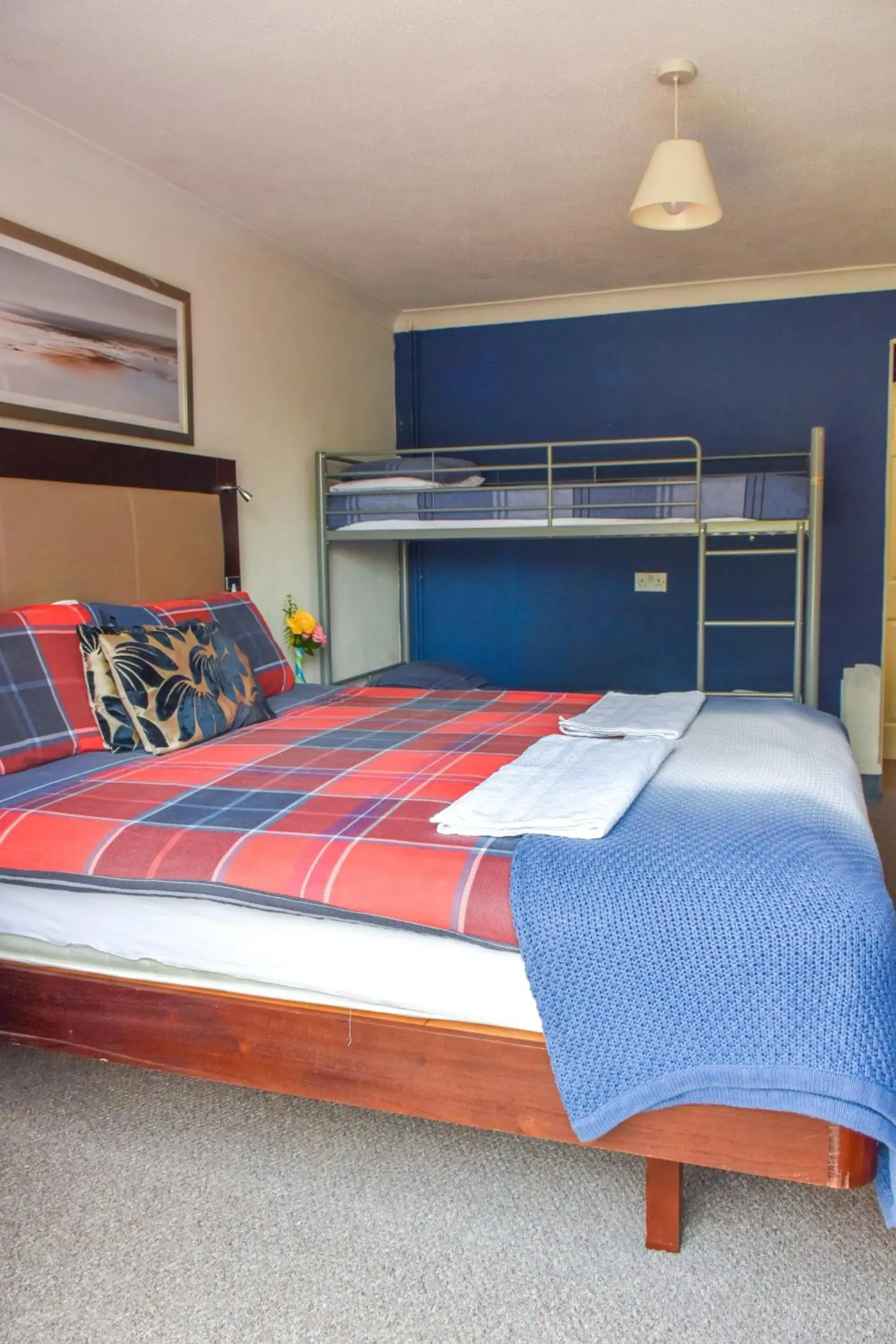 Family Room with Private Bathroom in Gatwick Castle B&B Family Room with Private Bathroom in Gatwick Castle B&B