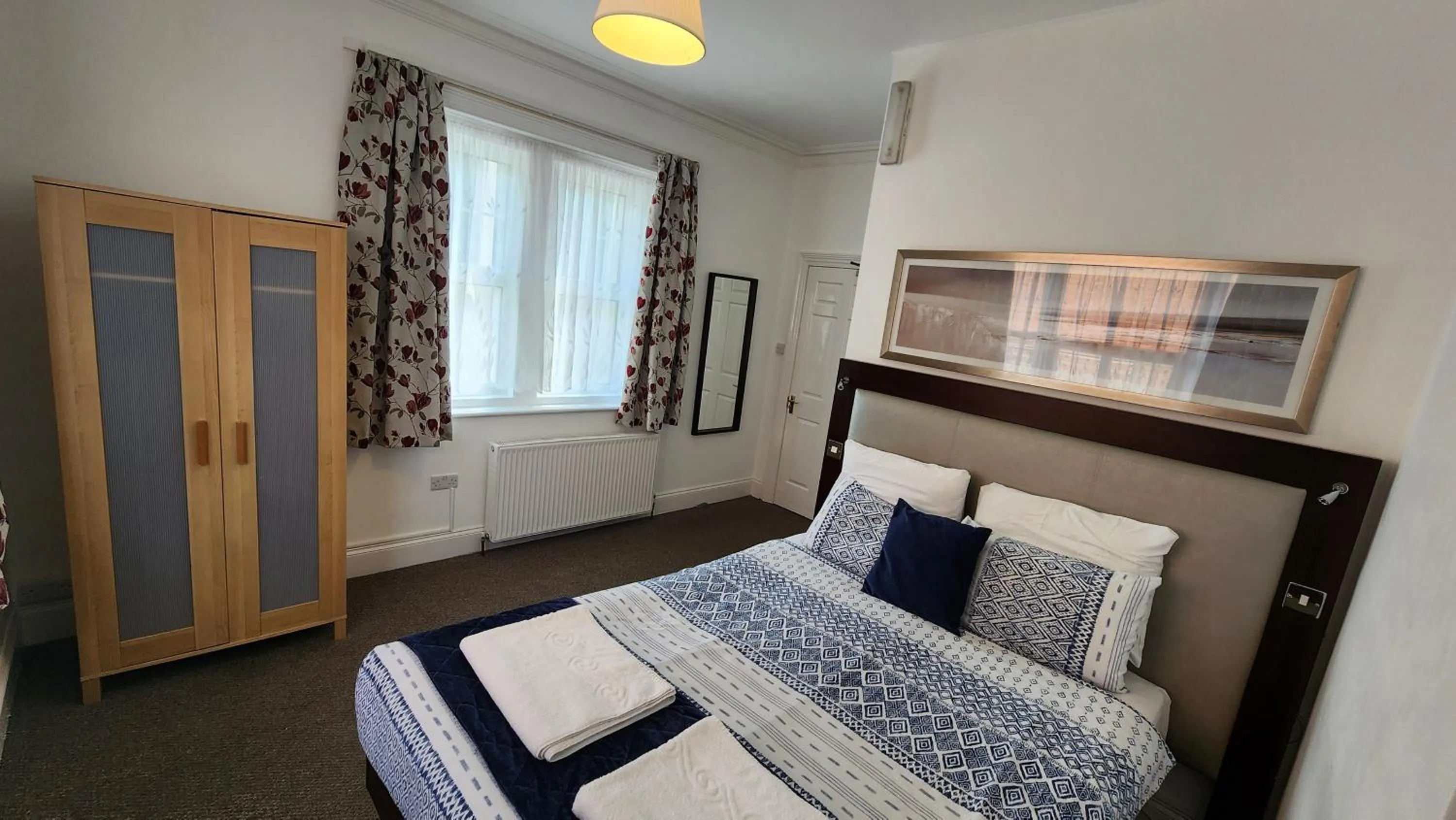 Bed in Gatwick Castle B&B