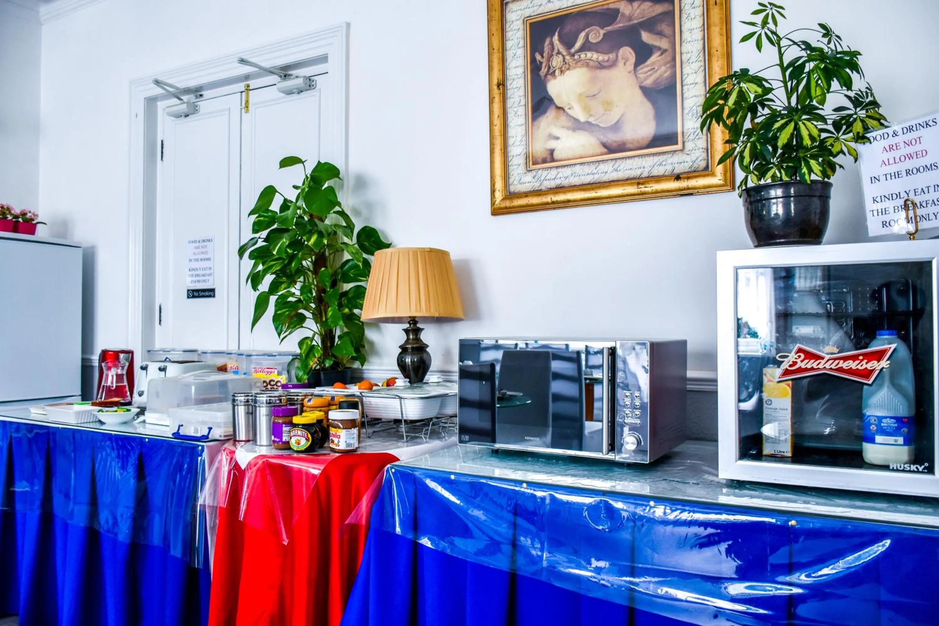 Breakfast in Gatwick Castle B&B