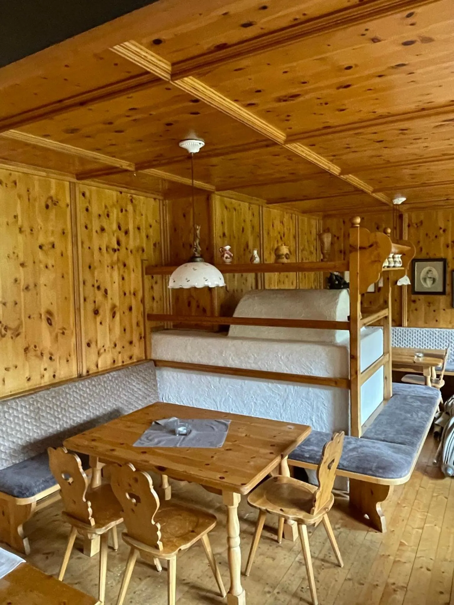 Seating area in Hotel Königsblick by keyone