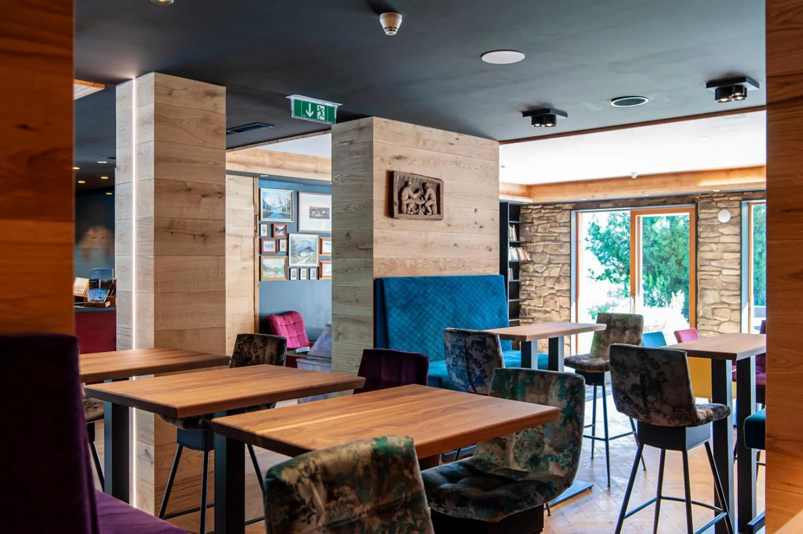 Seating area in Hotel Königsblick by keyone