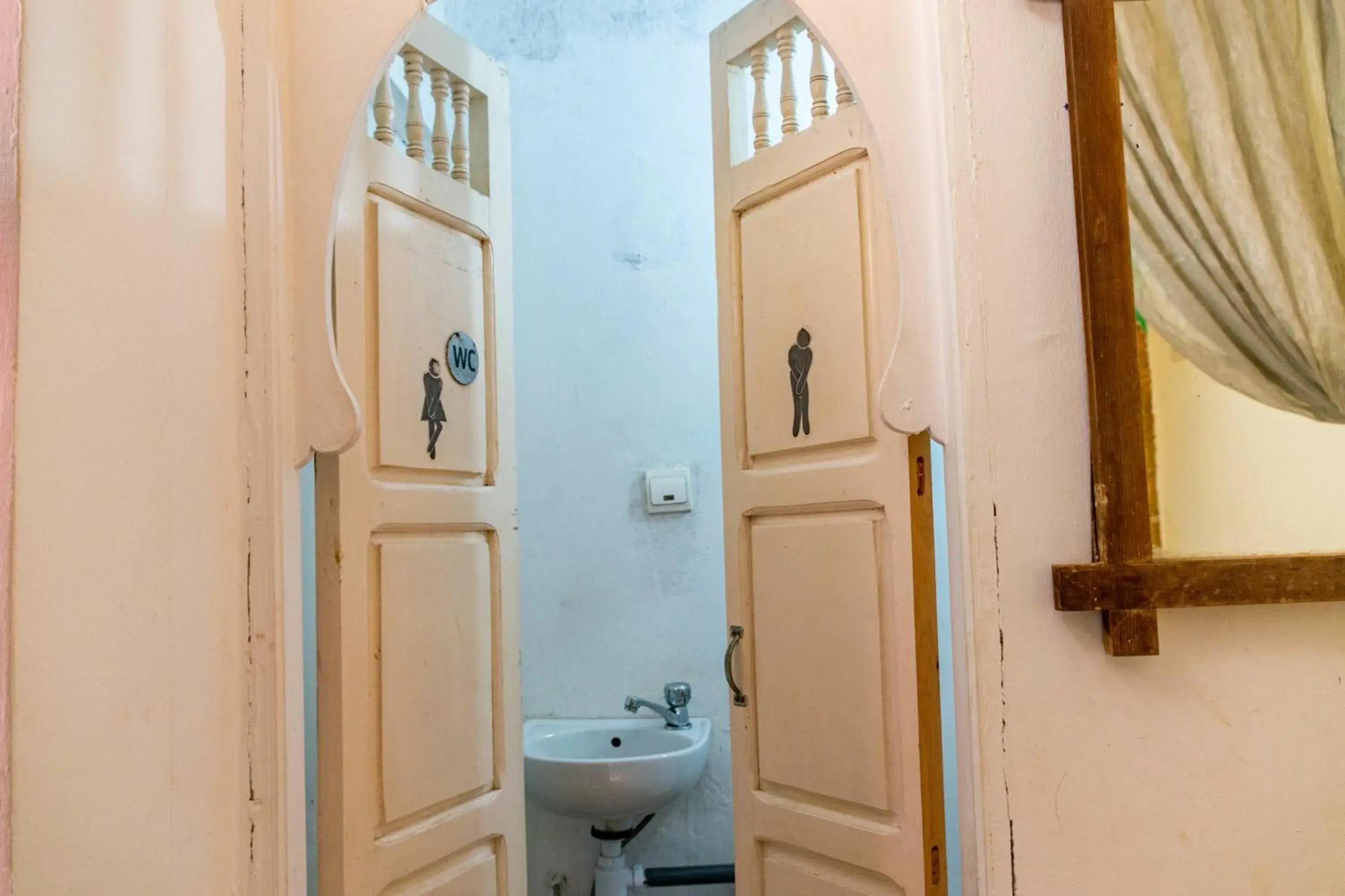 Budget Twin Room in Essaouira Youth Hostel & Social Travel Budget Twin Room in Essaouira Youth Hostel & Social Travel