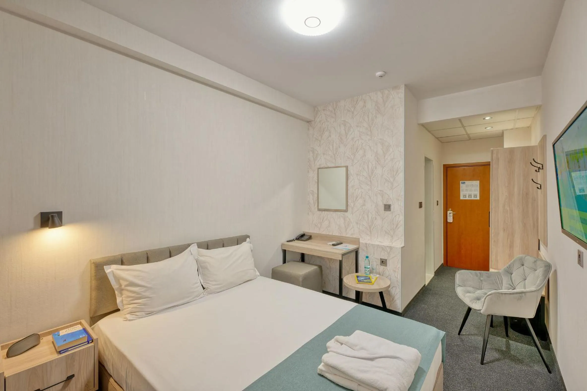 Bed in Augusta SPA Hotel