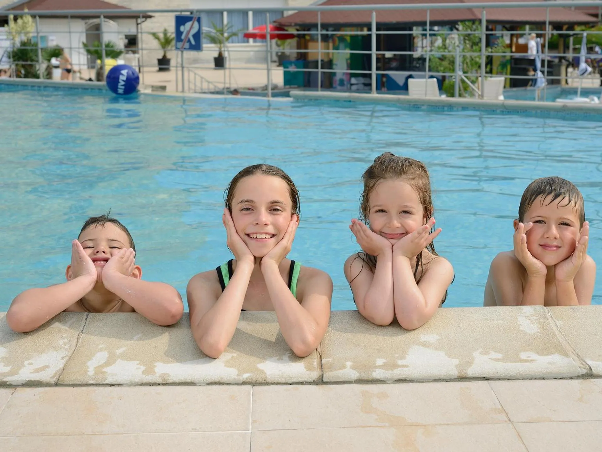 Swimming pool in Augusta SPA Hotel