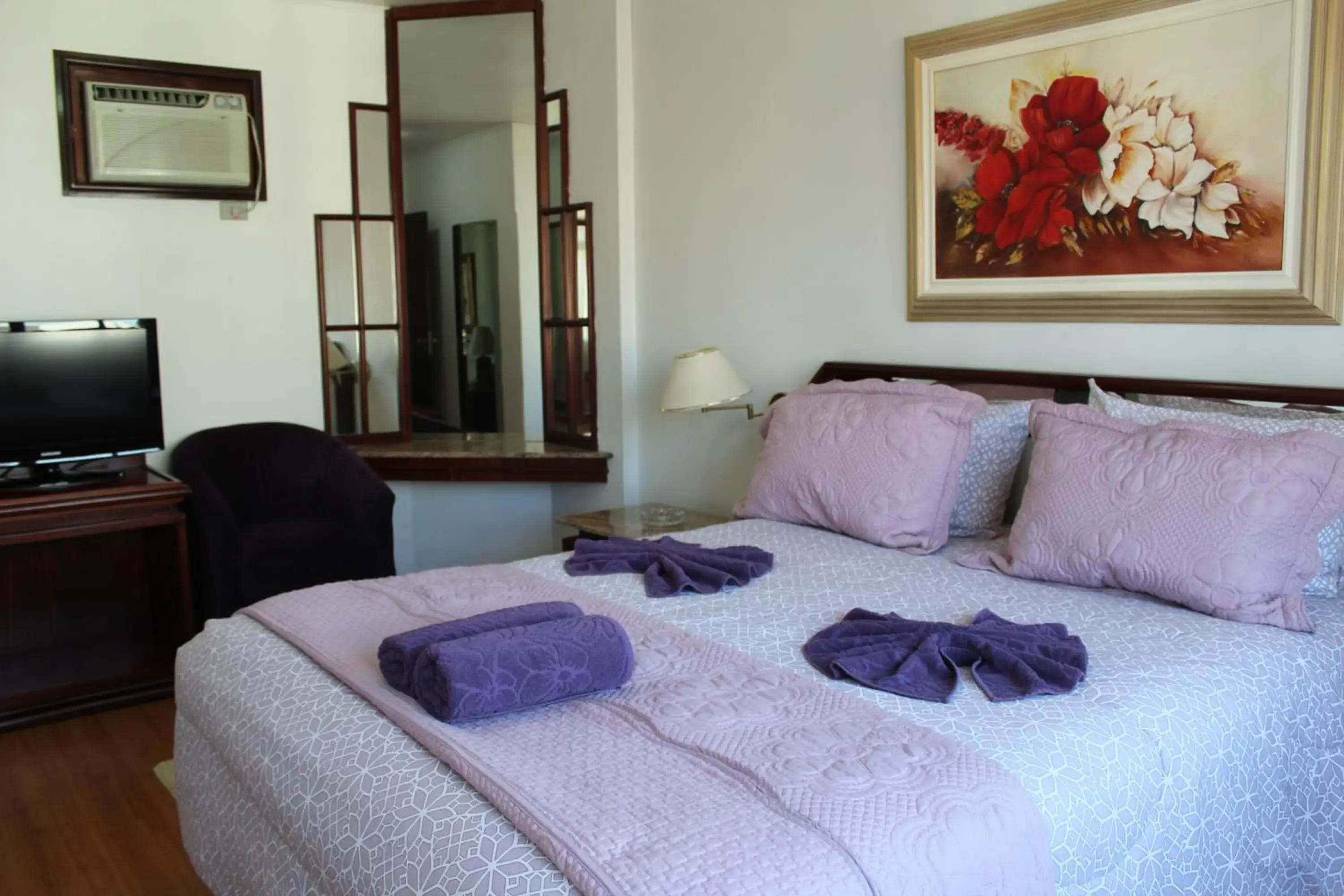 Bed in Caravelle Palace Hotel Bed in Caravelle Palace Hotel