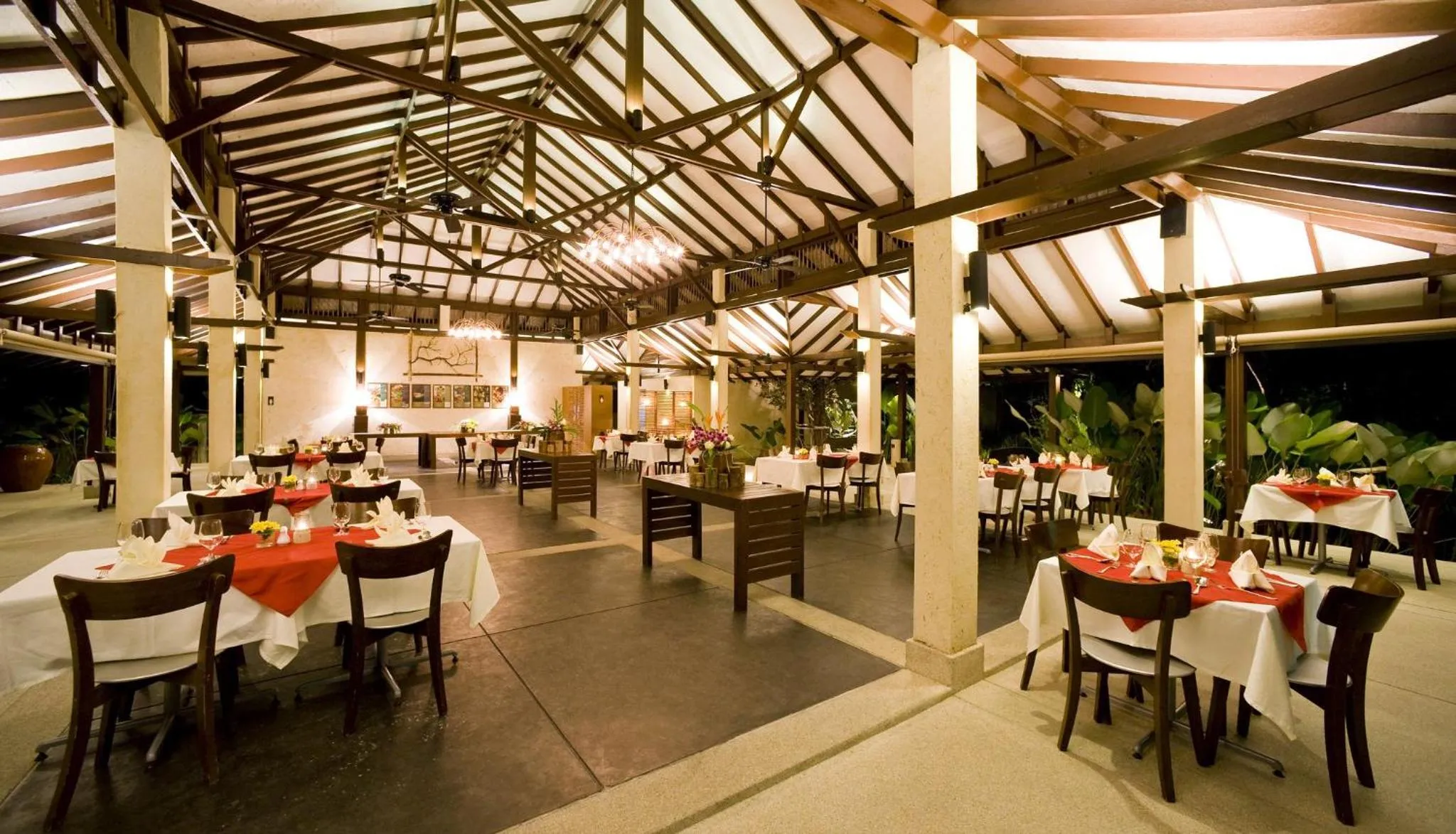 Restaurant/places to eat in Centara Chaan Talay Resort And Villas Trat