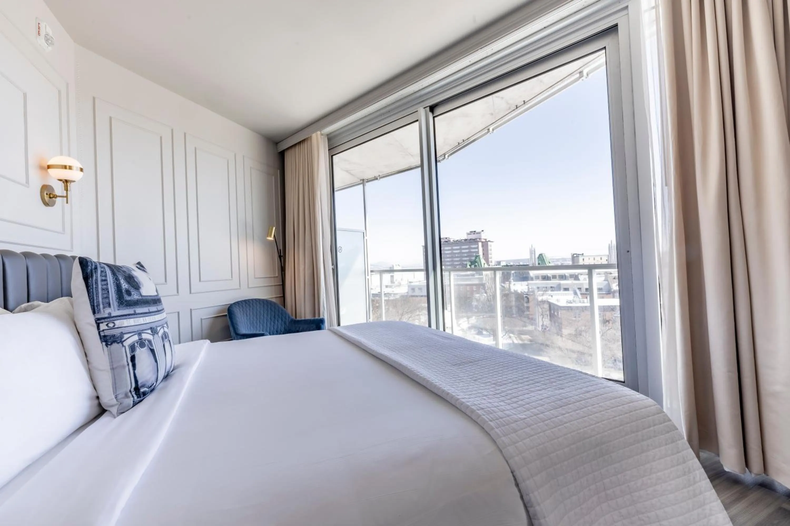 Bed in Le Capitole Hotel