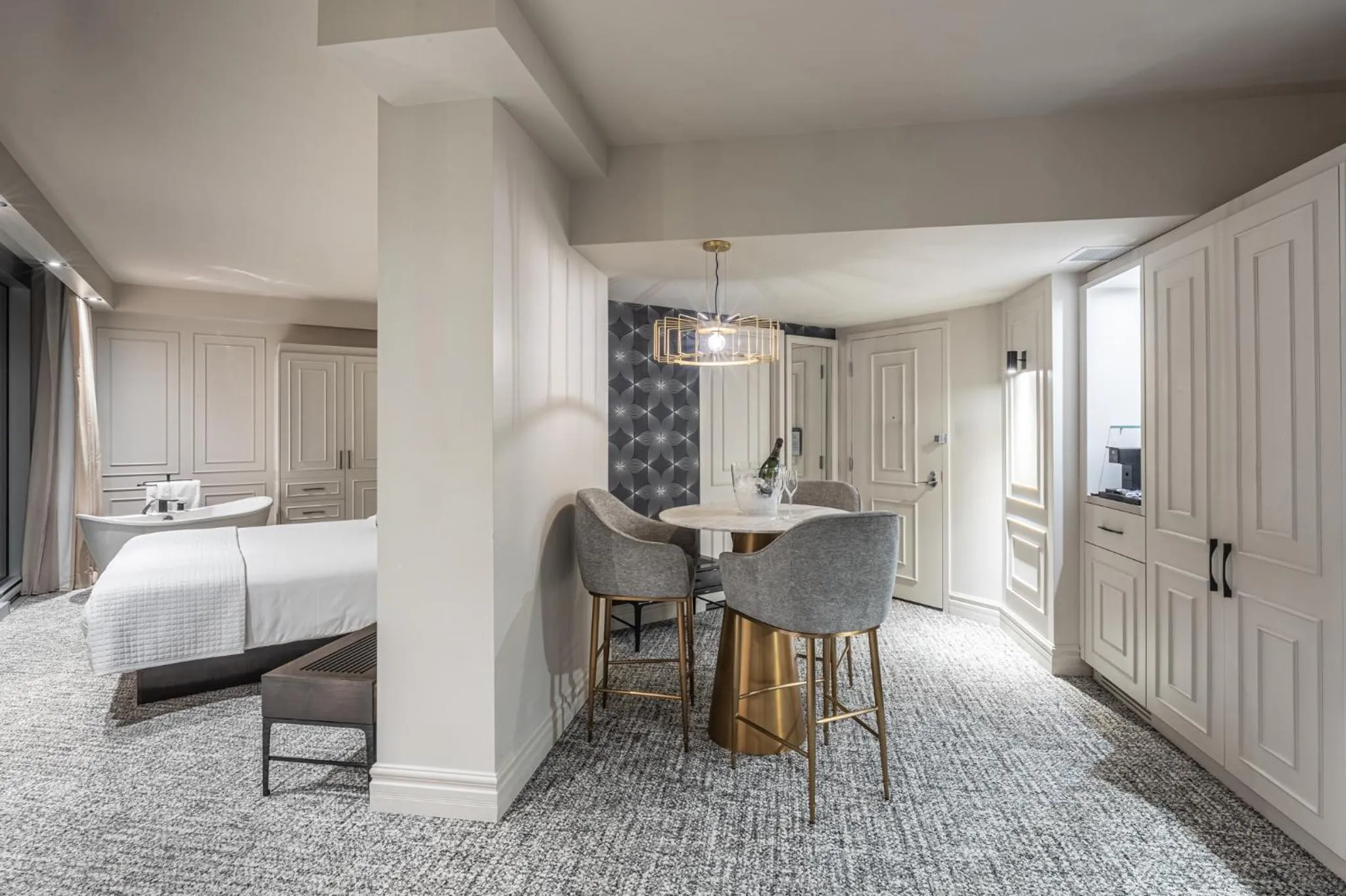 Photo of the whole room, Bed in Le Capitole Hotel