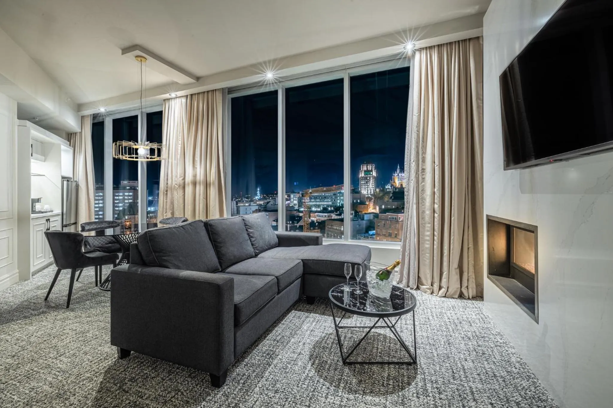 Night in Le Capitole Hotel