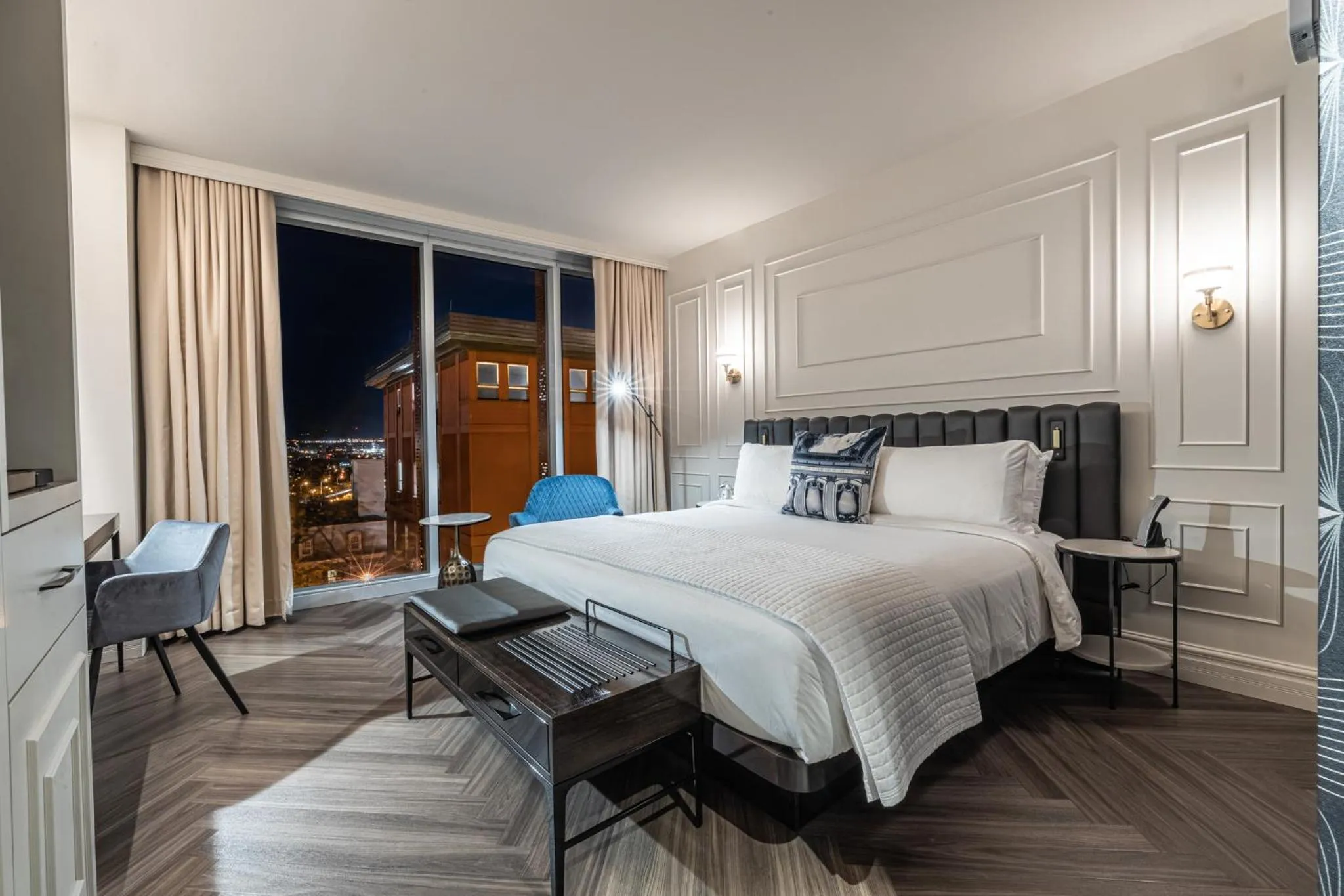 Photo of the whole room, Bed in Le Capitole Hotel