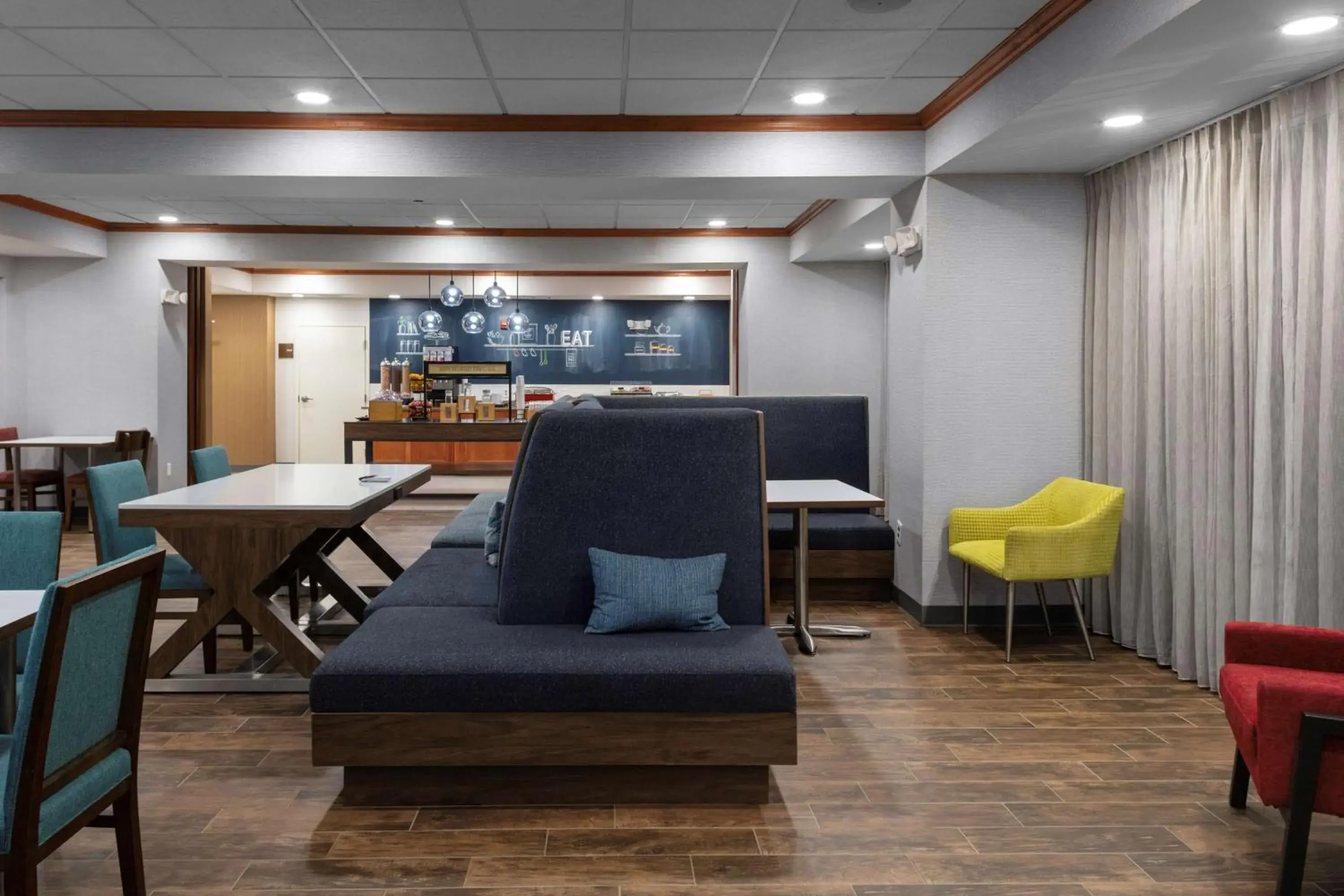 Breakfast in Hampton Inn Gretna - Smith Mountain Lake Breakfast in Hampton Inn Gretna - Smith Mountain Lake