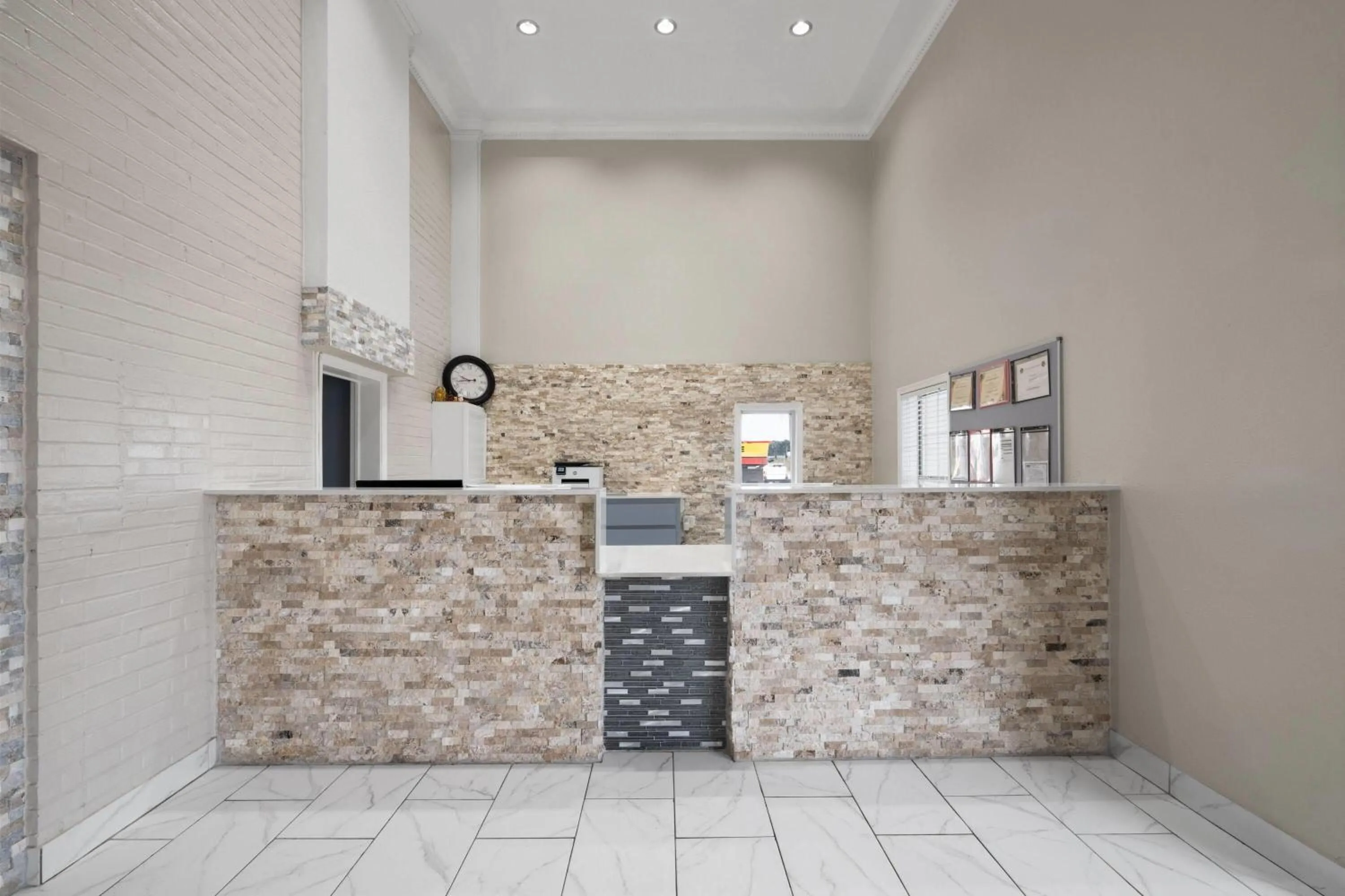 Lobby or reception in Super 8 by Wyndham Covington