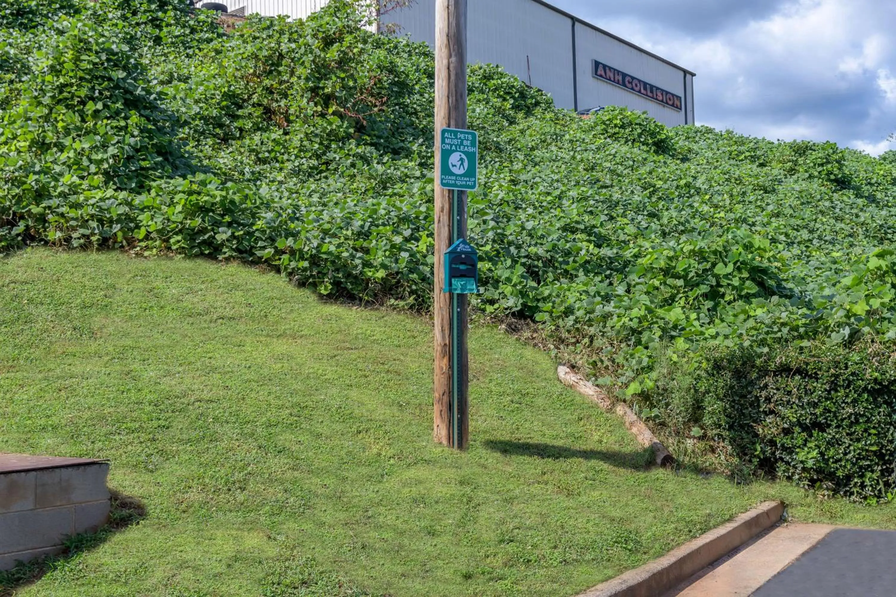 Property building in Motel 6 Dawsonville GA North GA Premium Outlets