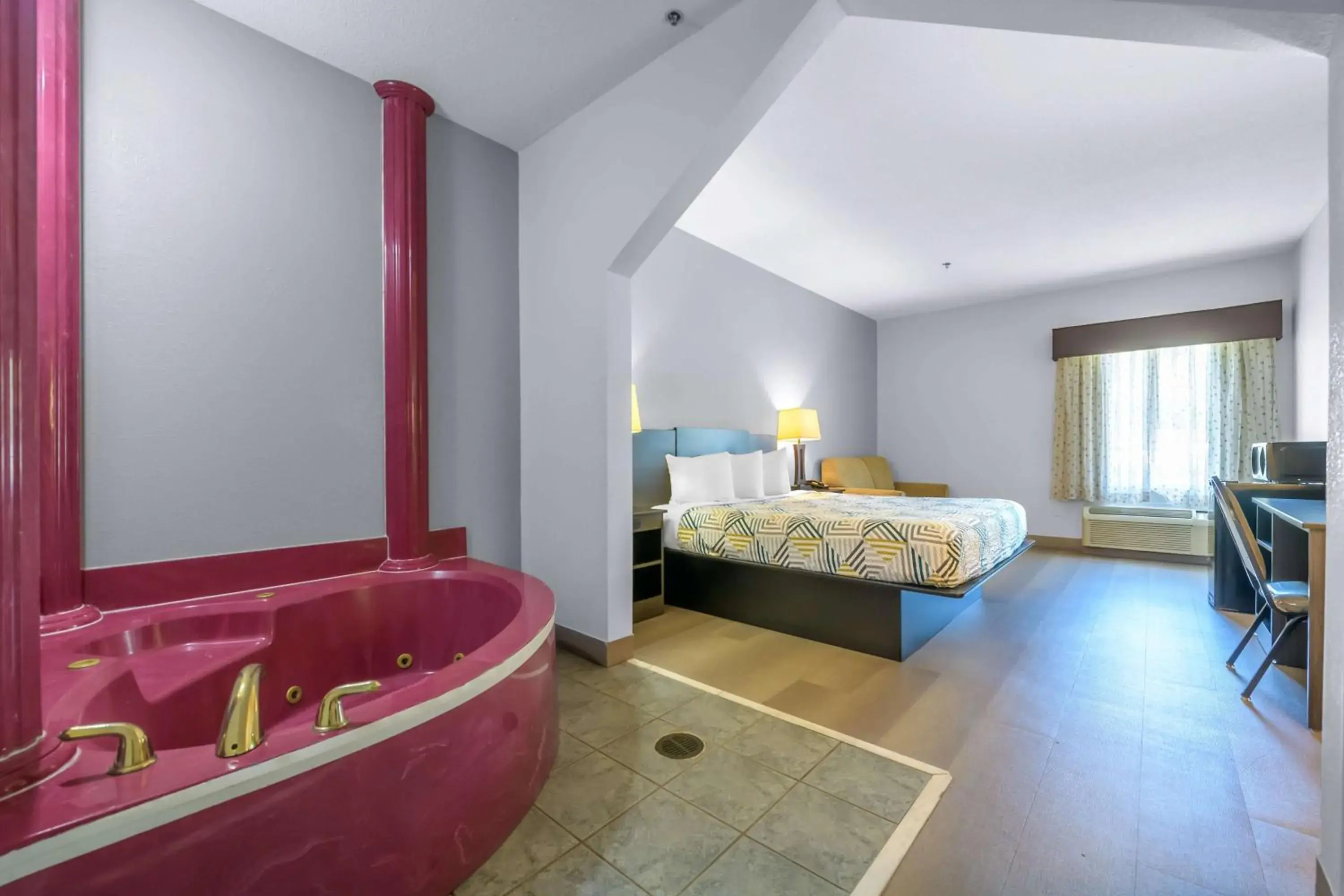 Bedroom, Bed in Motel 6 Dawsonville GA North GA Premium Outlets Bedroom, Bed in Motel 6 Dawsonville GA North GA Premium Outlets