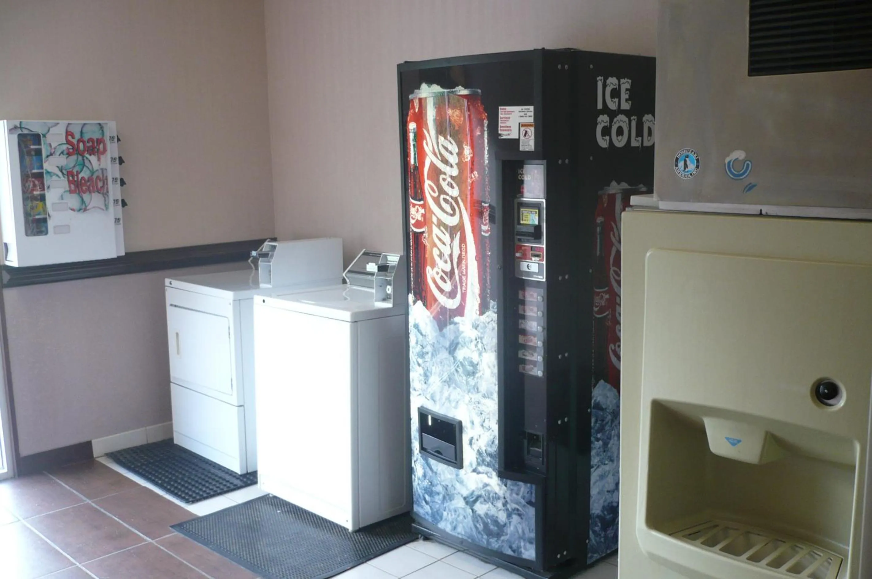 On-site shops in Motel 6 Dawsonville GA North GA Premium Outlets