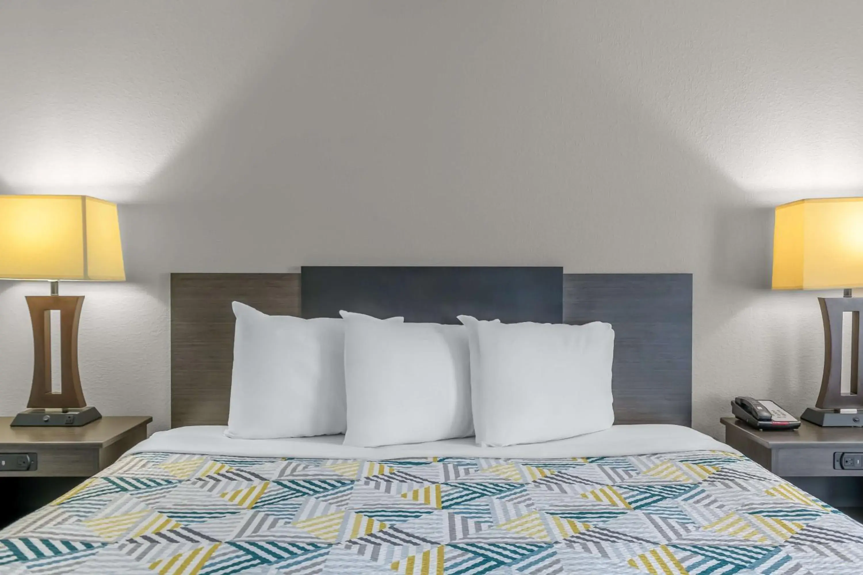 Bedroom, Bed in Motel 6 Dawsonville GA North GA Premium Outlets Bedroom, Bed in Motel 6 Dawsonville GA North GA Premium Outlets