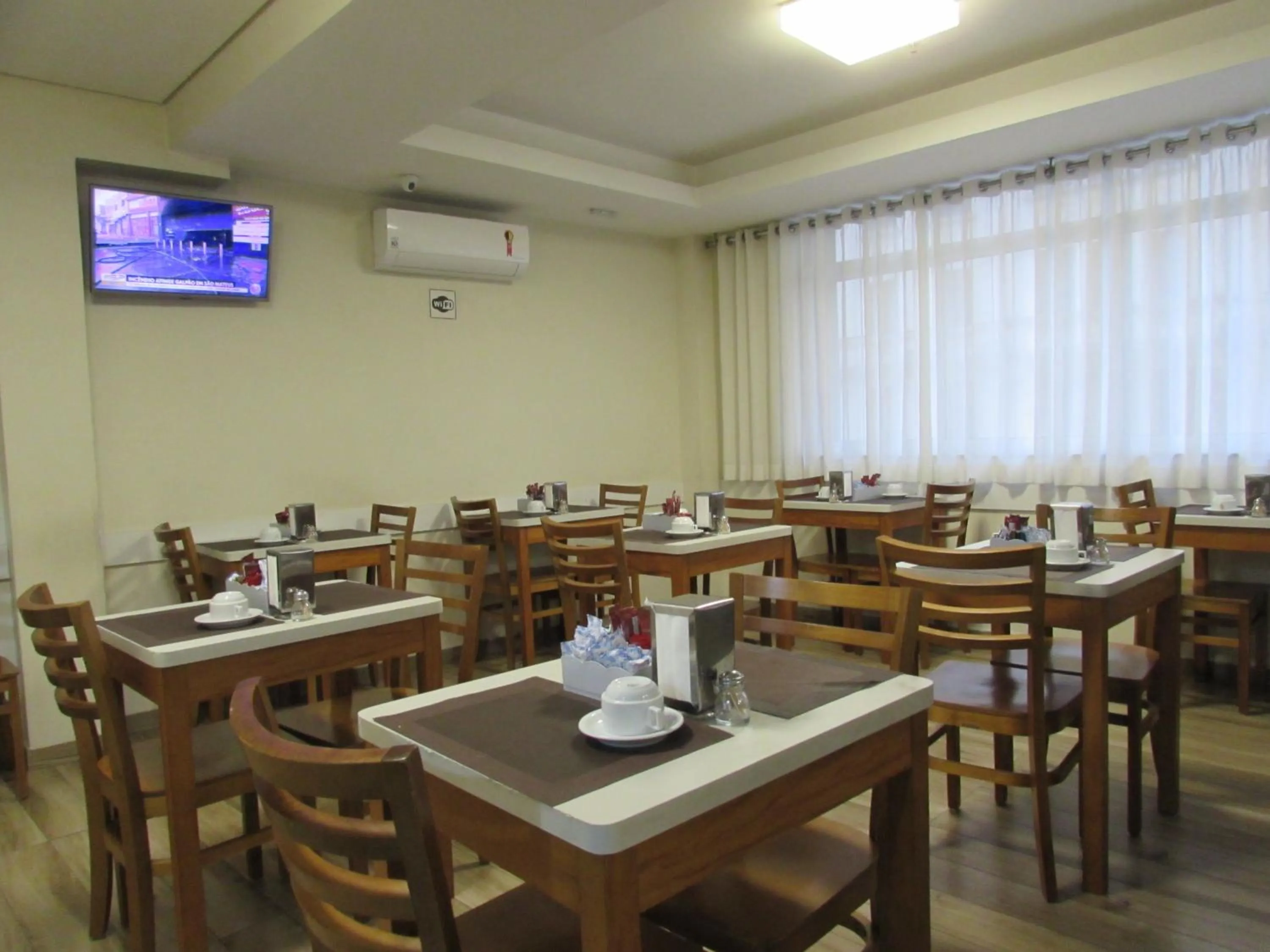 Hotel Urbis a 10 minutos Rua 25 de Março, Brás,Bom Retiro,a 2 minutos do Mirante Sampa Sky