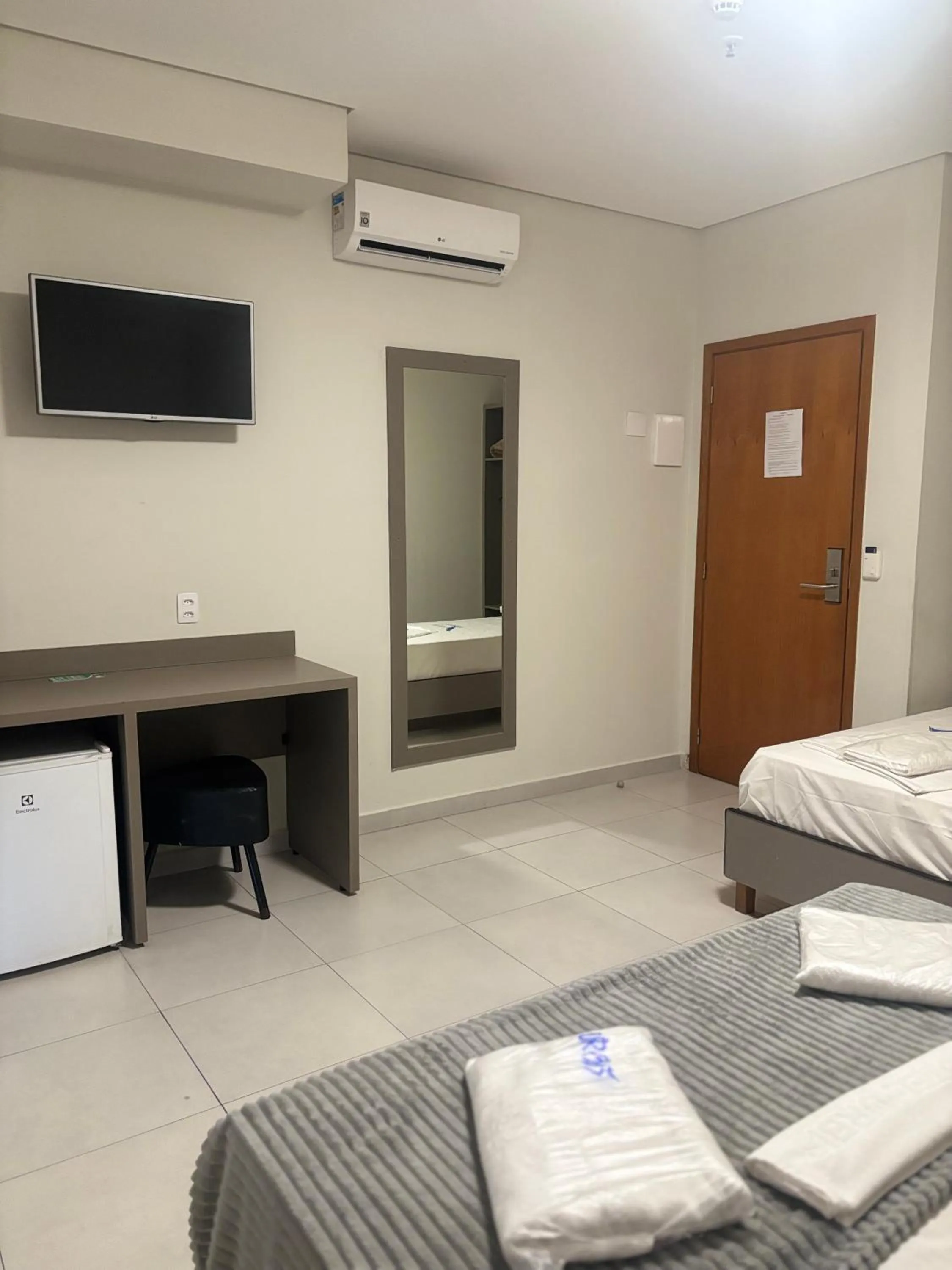 Bed in Hotel Urbis a 10 minutos Rua 25 de Março, Brás,Bom Retiro,a 2 minutos do Mirante Sampa Sky