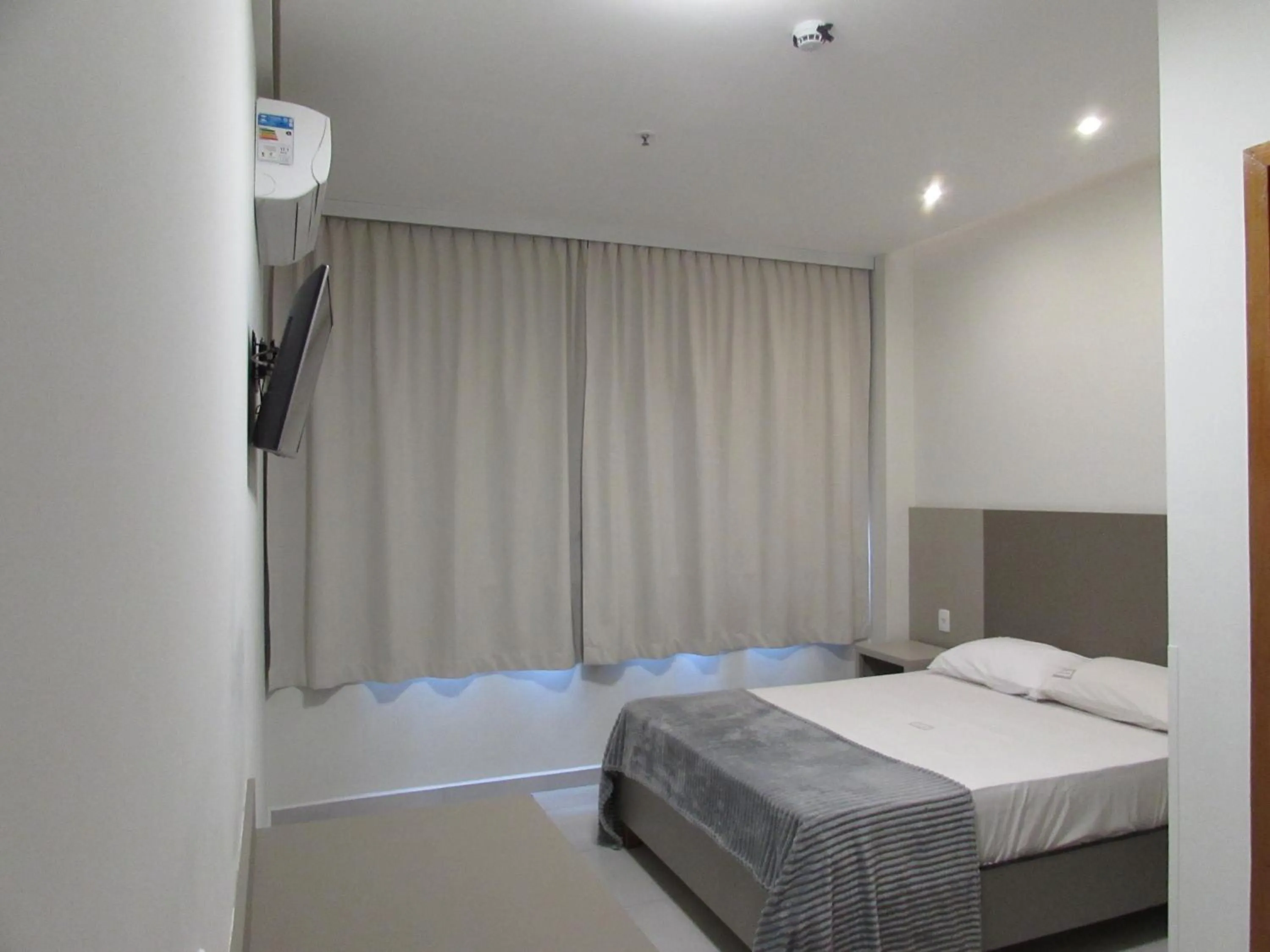 Bed in Hotel Urbis a 10 minutos Rua 25 de Março, Brás,Bom Retiro,a 2 minutos do Mirante Sampa Sky