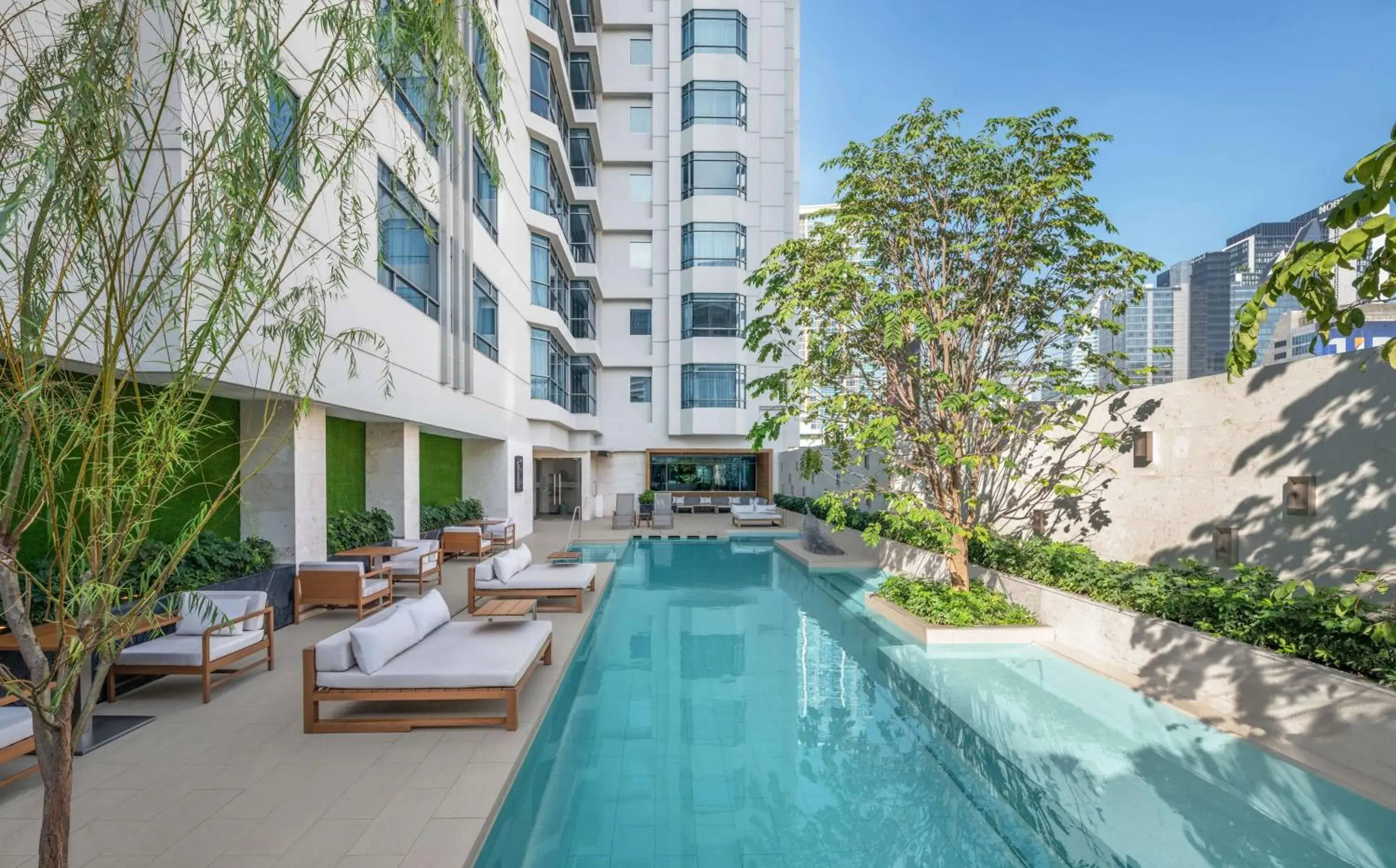 Pool view in DoubleTree by Hilton Bangkok Ploenchit Pool view in DoubleTree by Hilton Bangkok Ploenchit