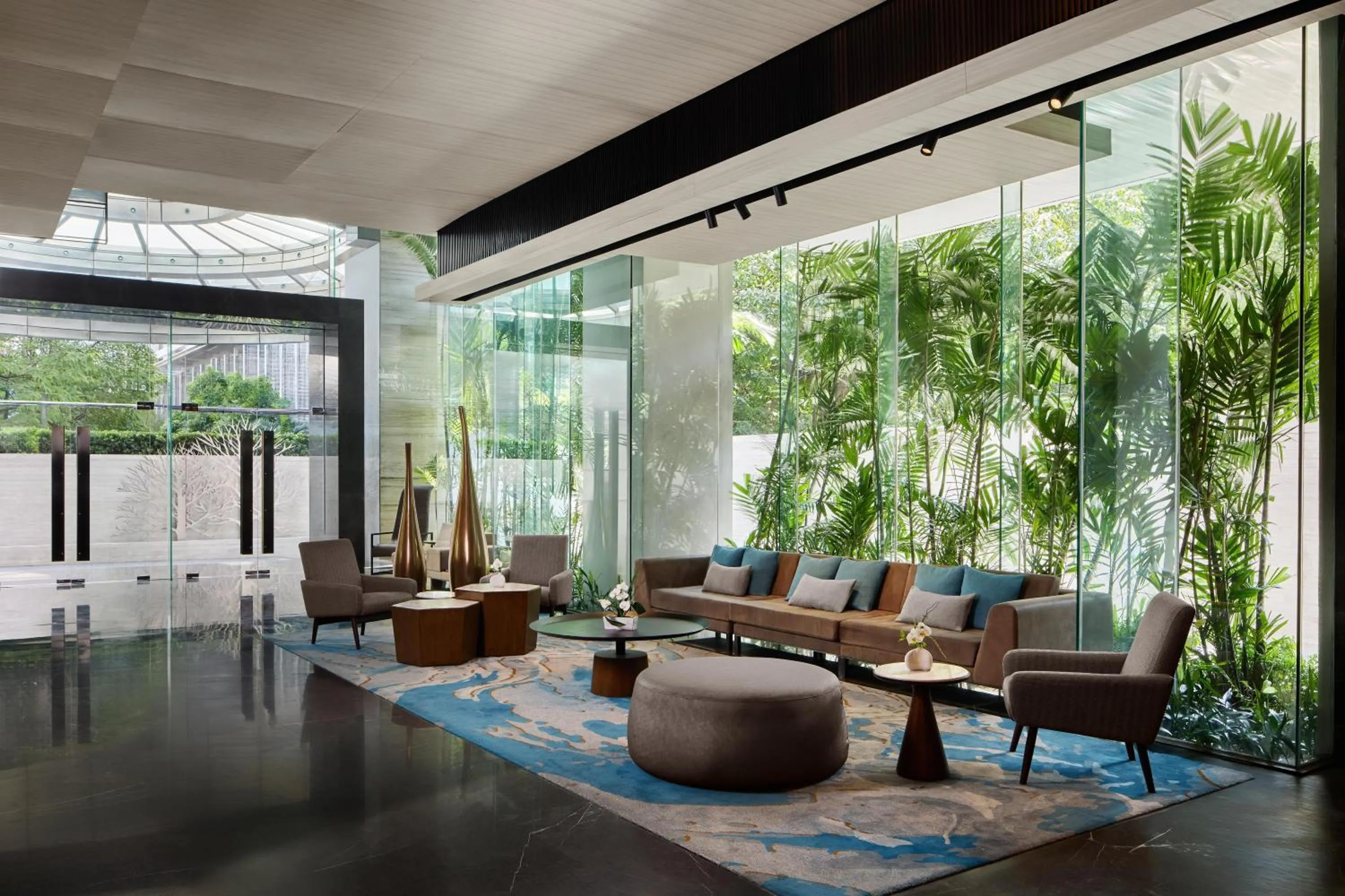 Lobby or reception in DoubleTree by Hilton Bangkok Ploenchit