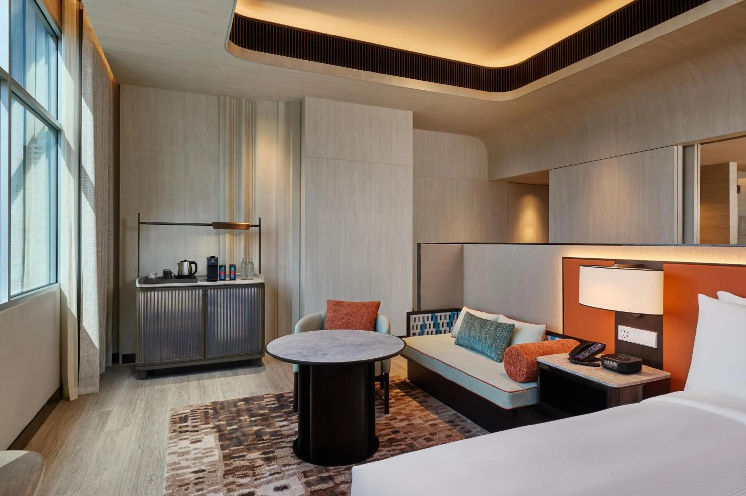 Living room, Bed in DoubleTree by Hilton Bangkok Ploenchit