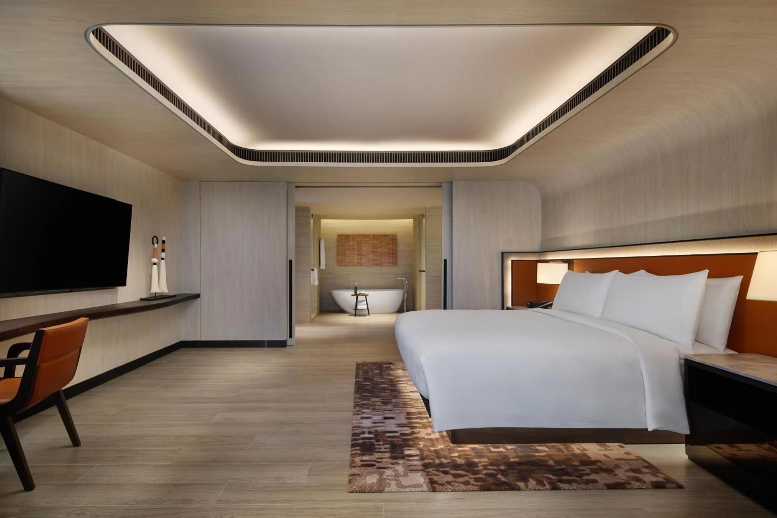 Bed in DoubleTree by Hilton Bangkok Ploenchit