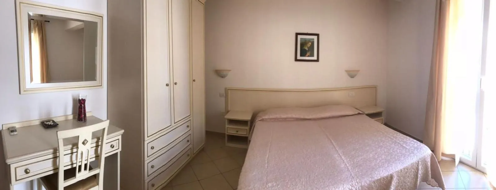 Bedroom, Bed in Residence Meeting