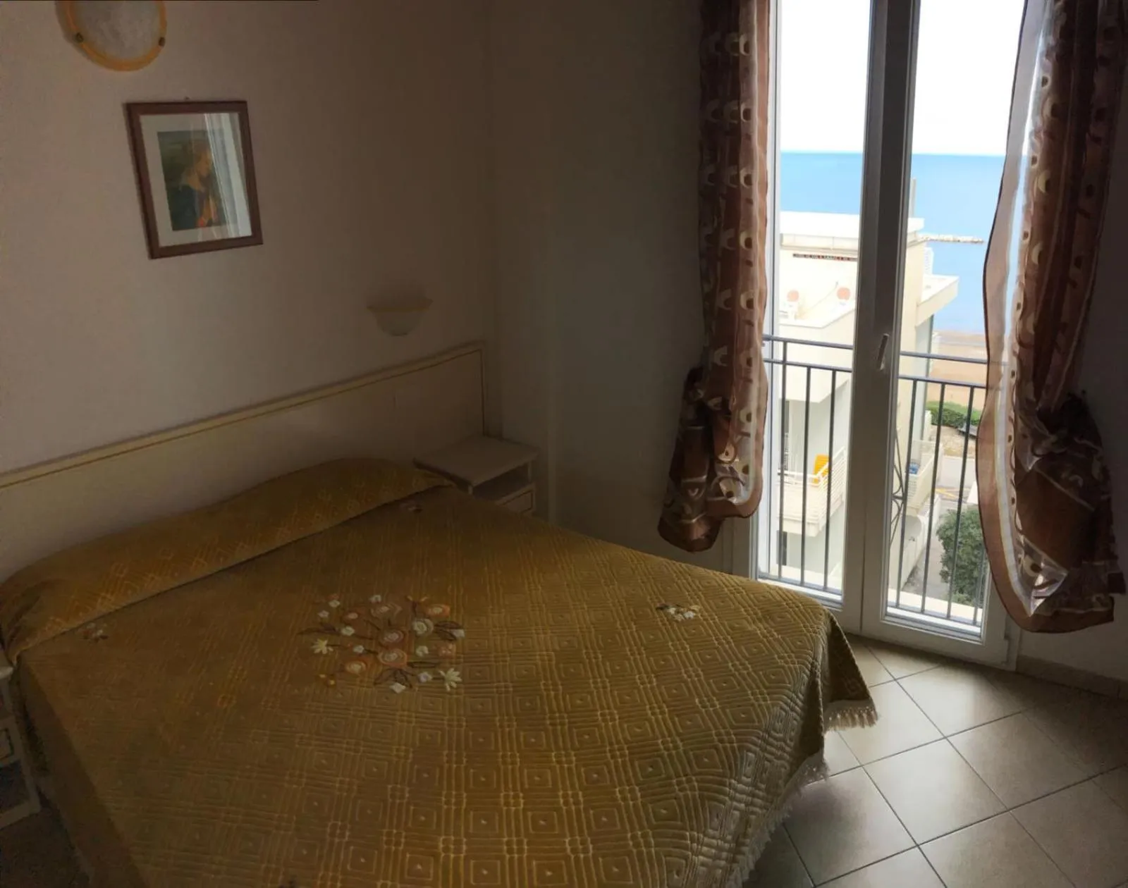 Bed in Residence Meeting