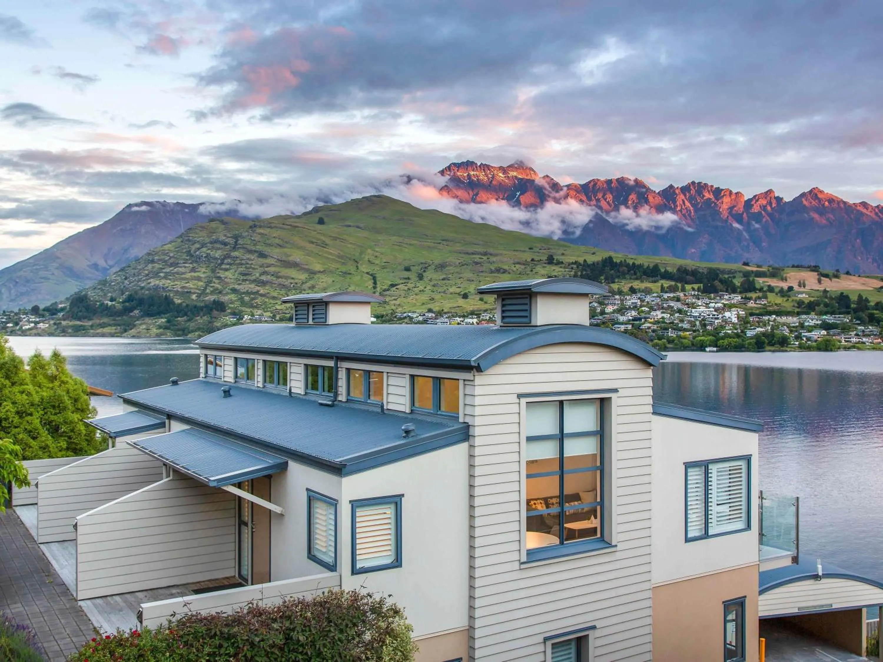 Other in Mantra The Point