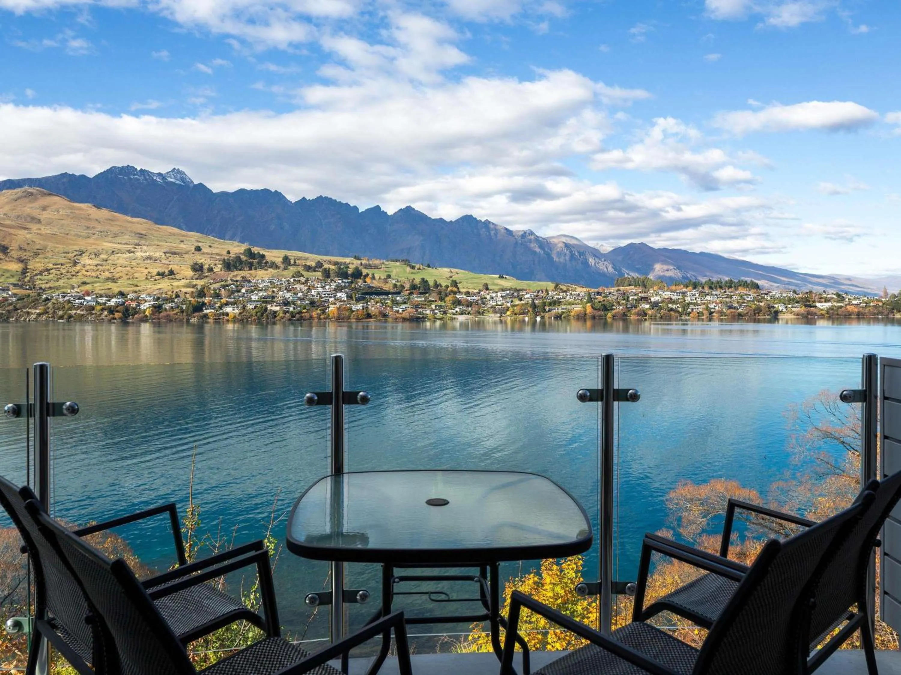 Property building in Mantra The Point