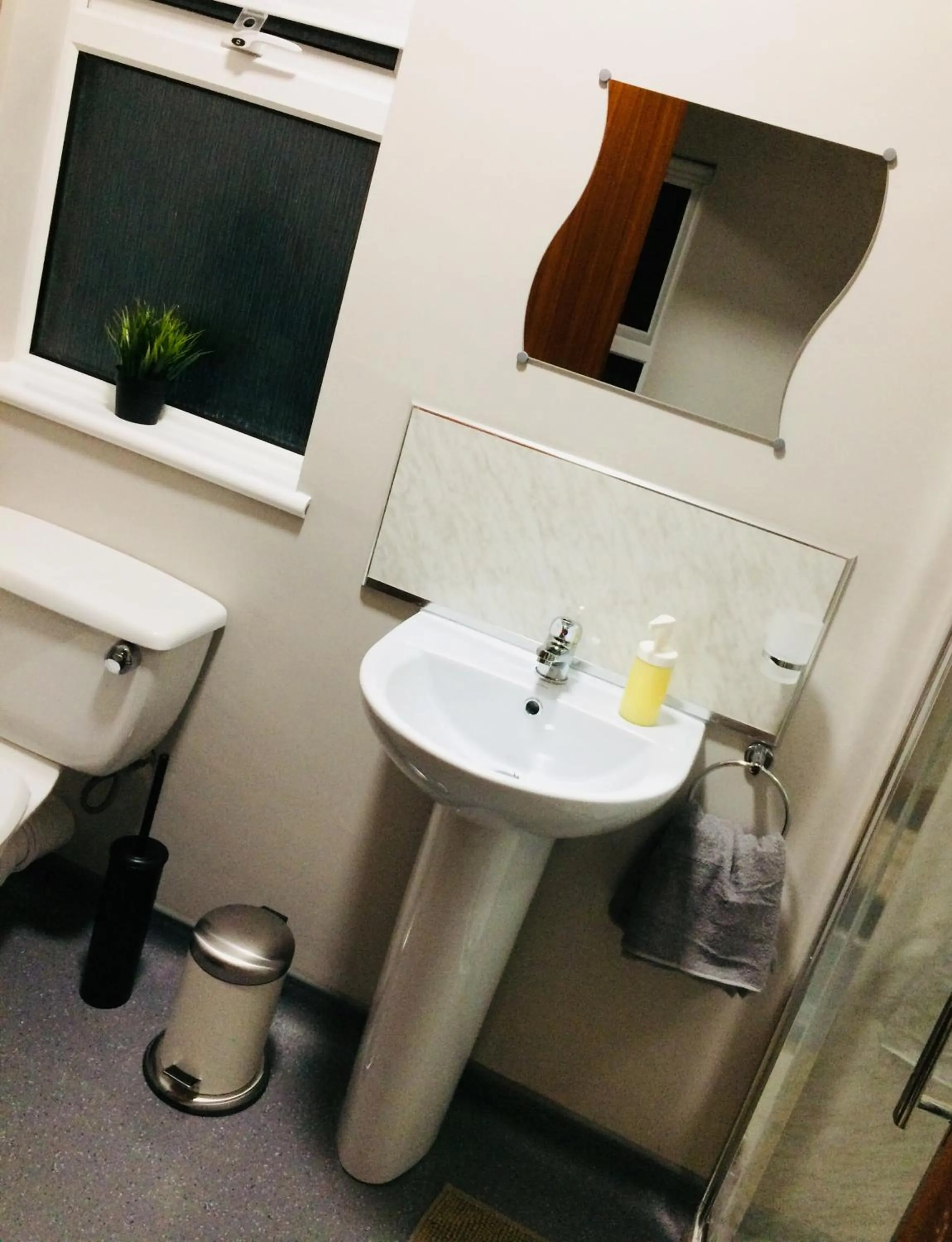 Bathroom in Lwr Ormeau Guest House