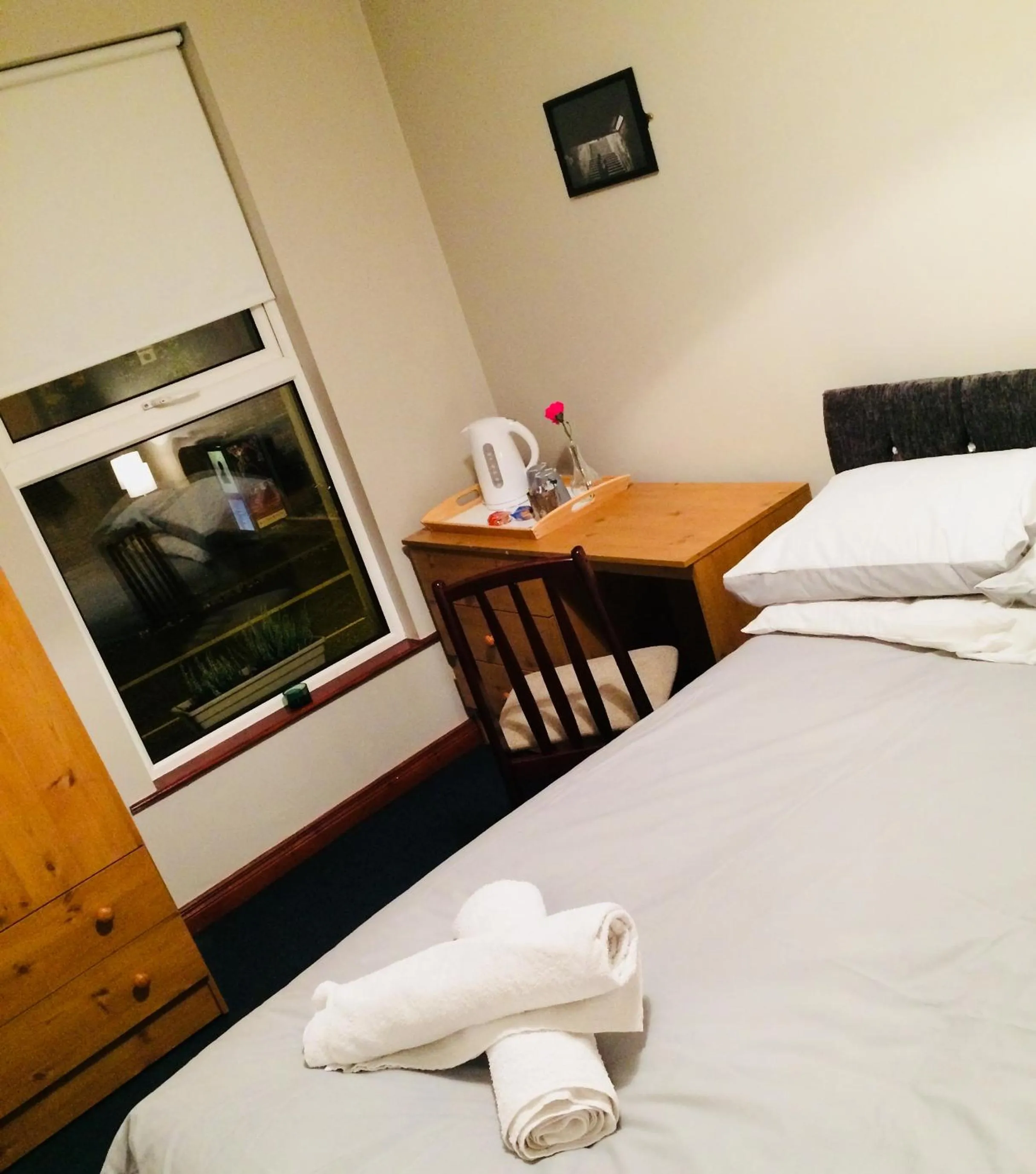 Coffee/tea facilities, Bed in Lwr Ormeau Guest House