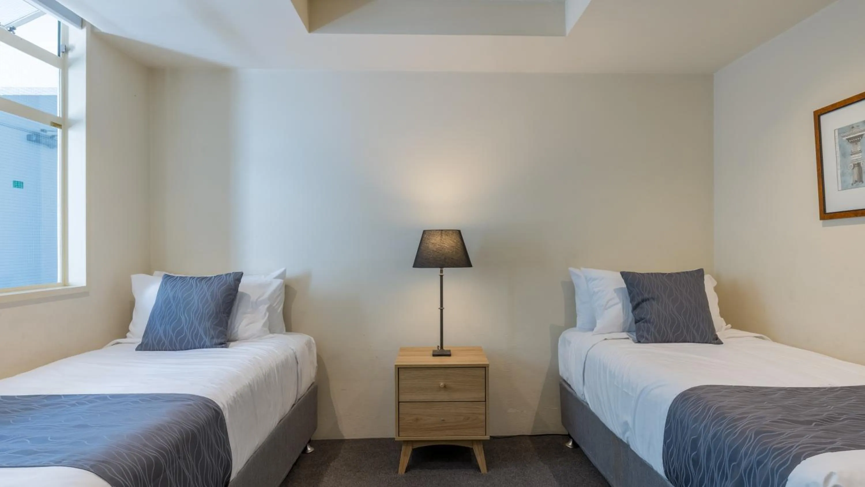 Bedroom, Bed in The Waterfront