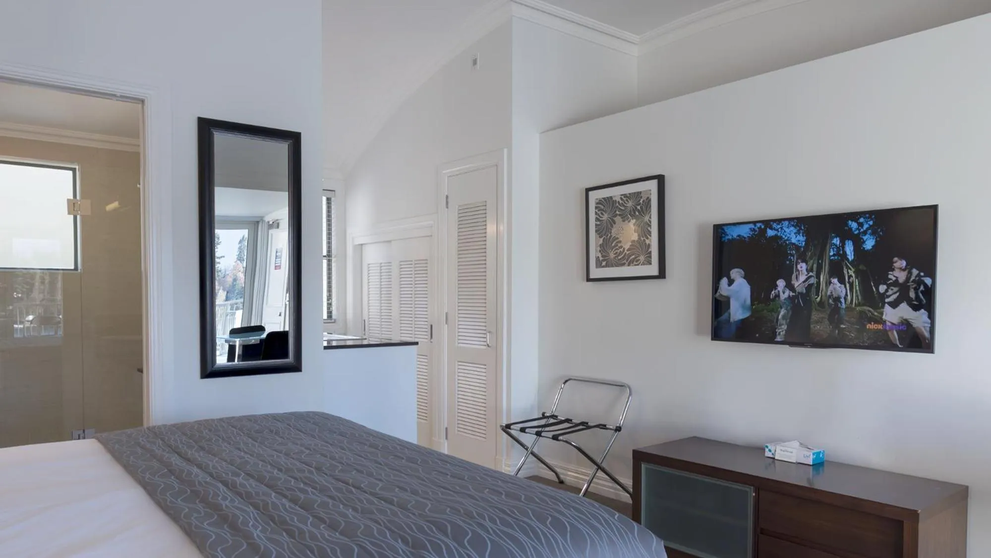 Bedroom, Bed in The Waterfront