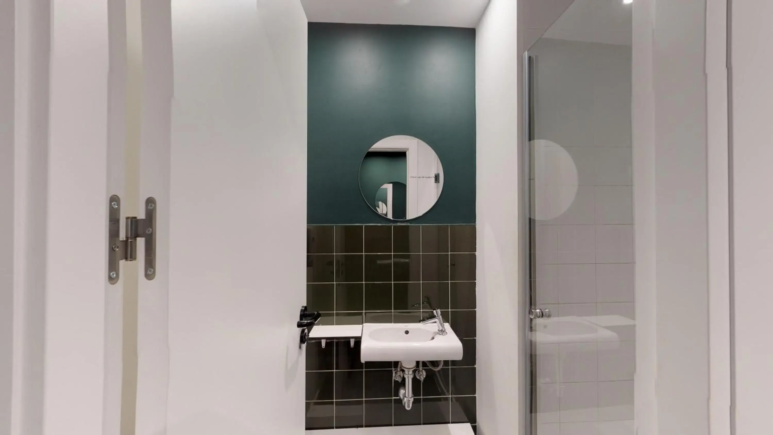 Bed in 8-Bed Mixed Dormitory Room with Shared Bathroom in 2060 The Newton Hostel Bed in 8-Bed Mixed Dormitory Room with Shared Bathroom in 2060 The Newton Hostel