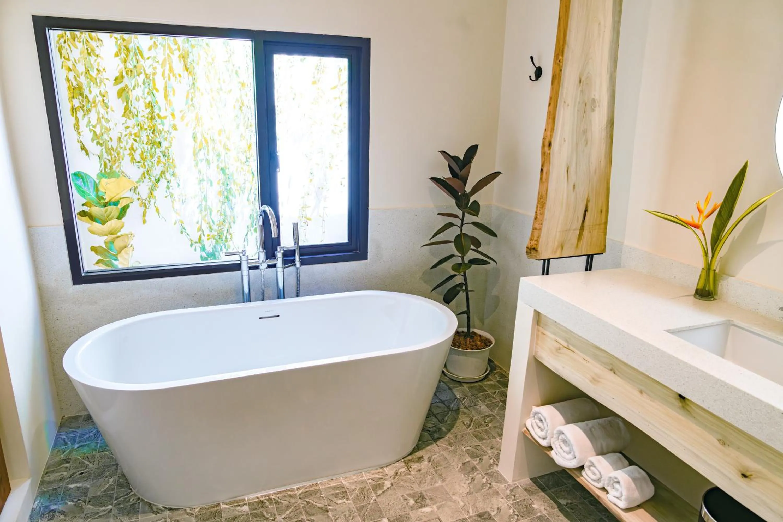 Bath in Baan Haad Ngam Boutique Resort