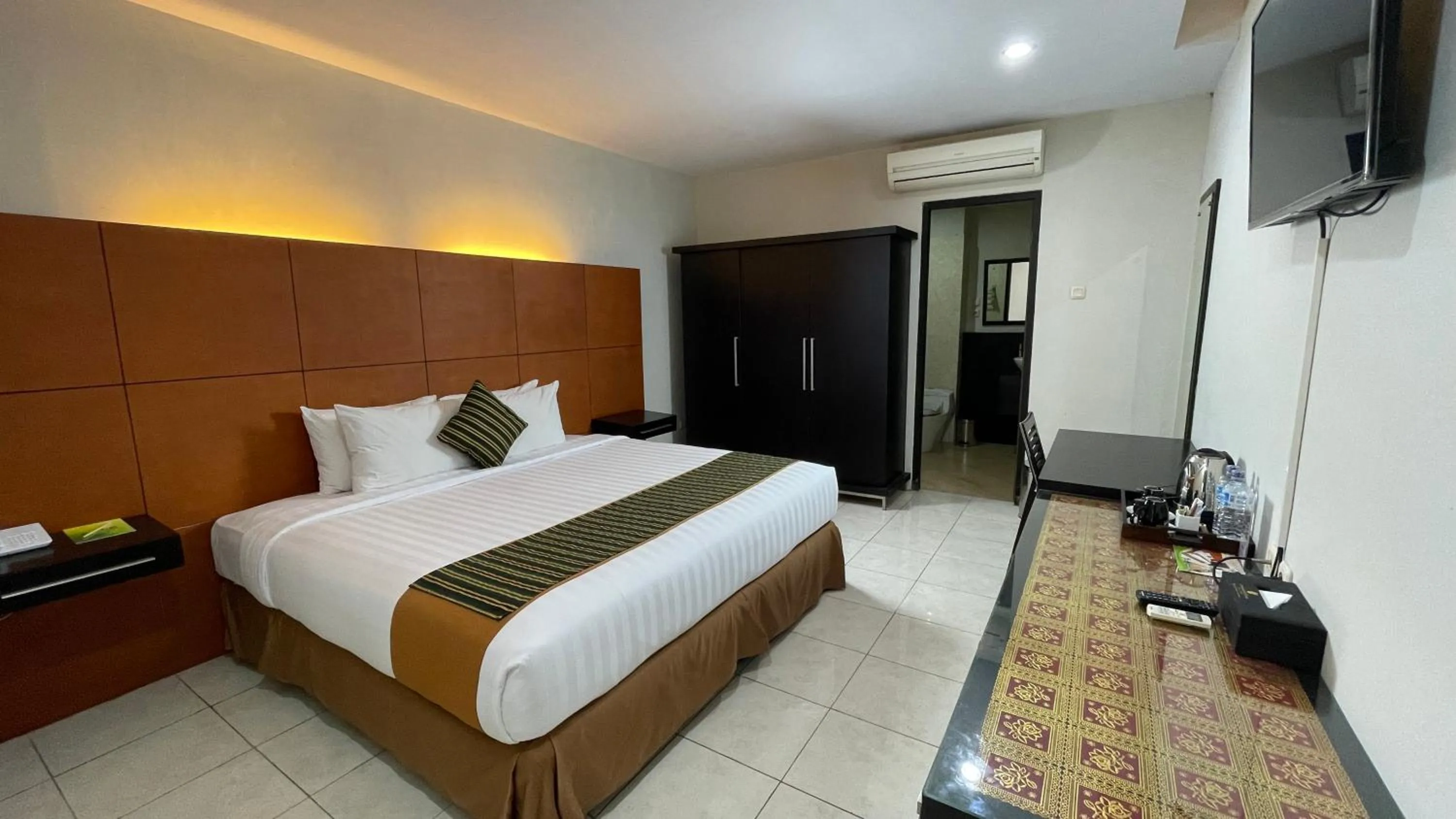 Bed in LPP Convention Hotel Demangan