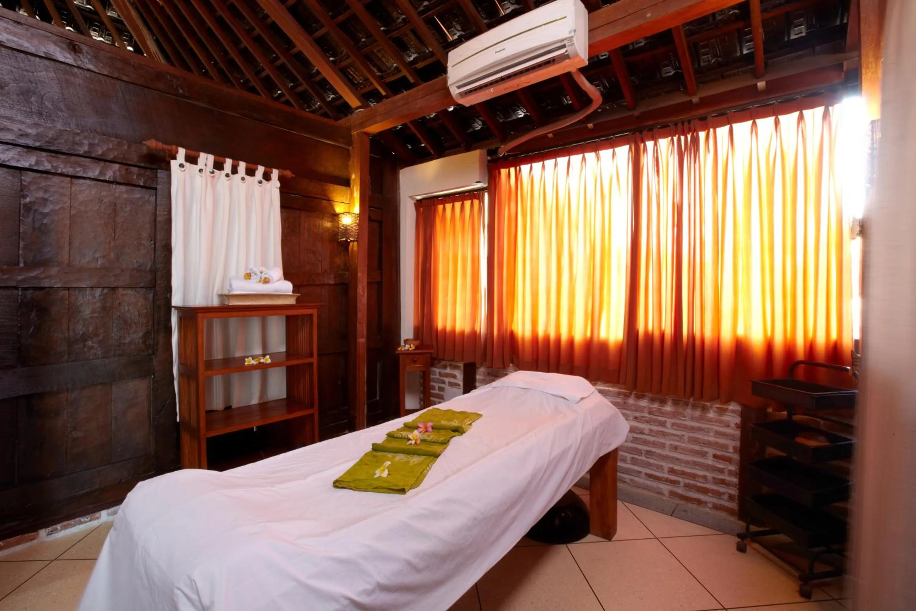 Spa and wellness centre/facilities, Bed in Putu Bali Villa & Spa