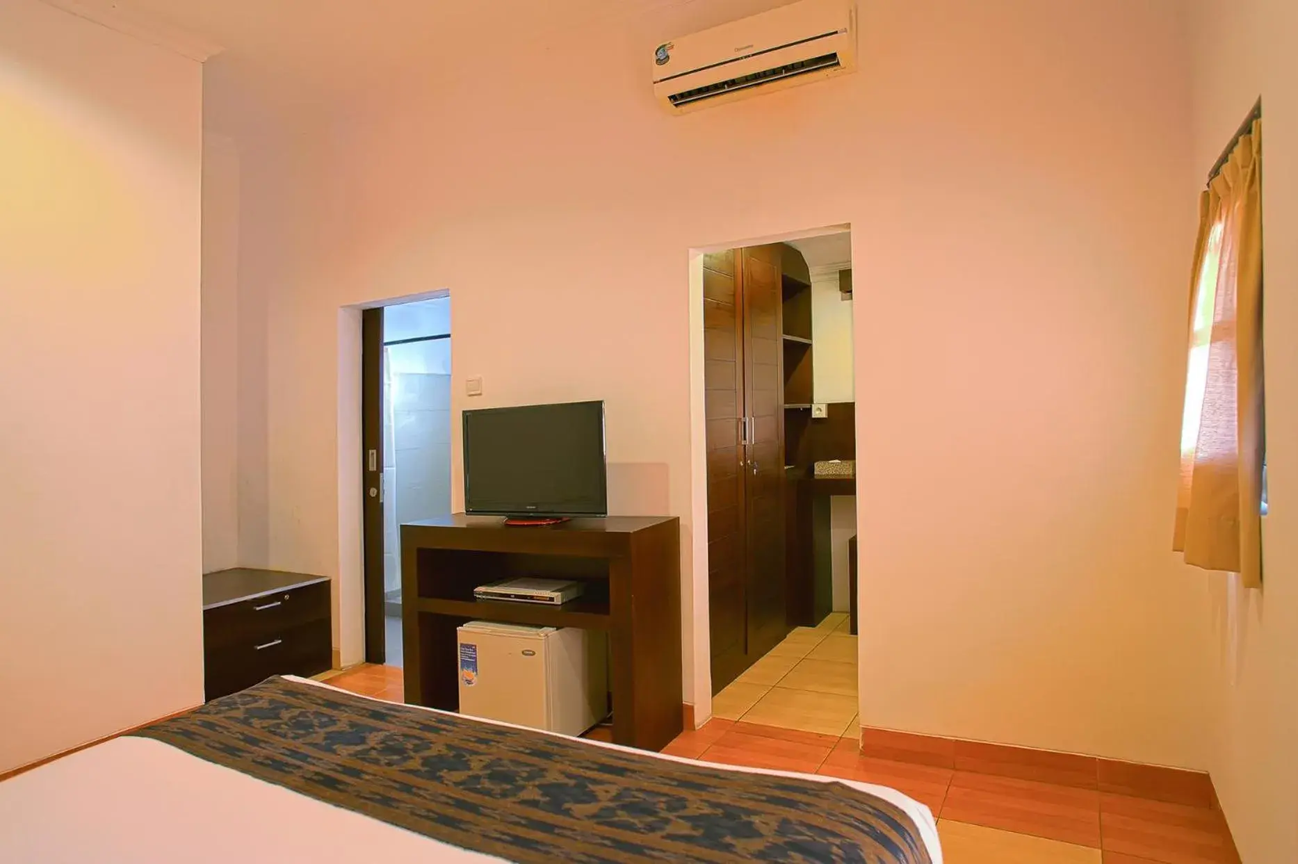 Bedroom, Bed in Puri Sading Hotel Bedroom, Bed in Puri Sading Hotel