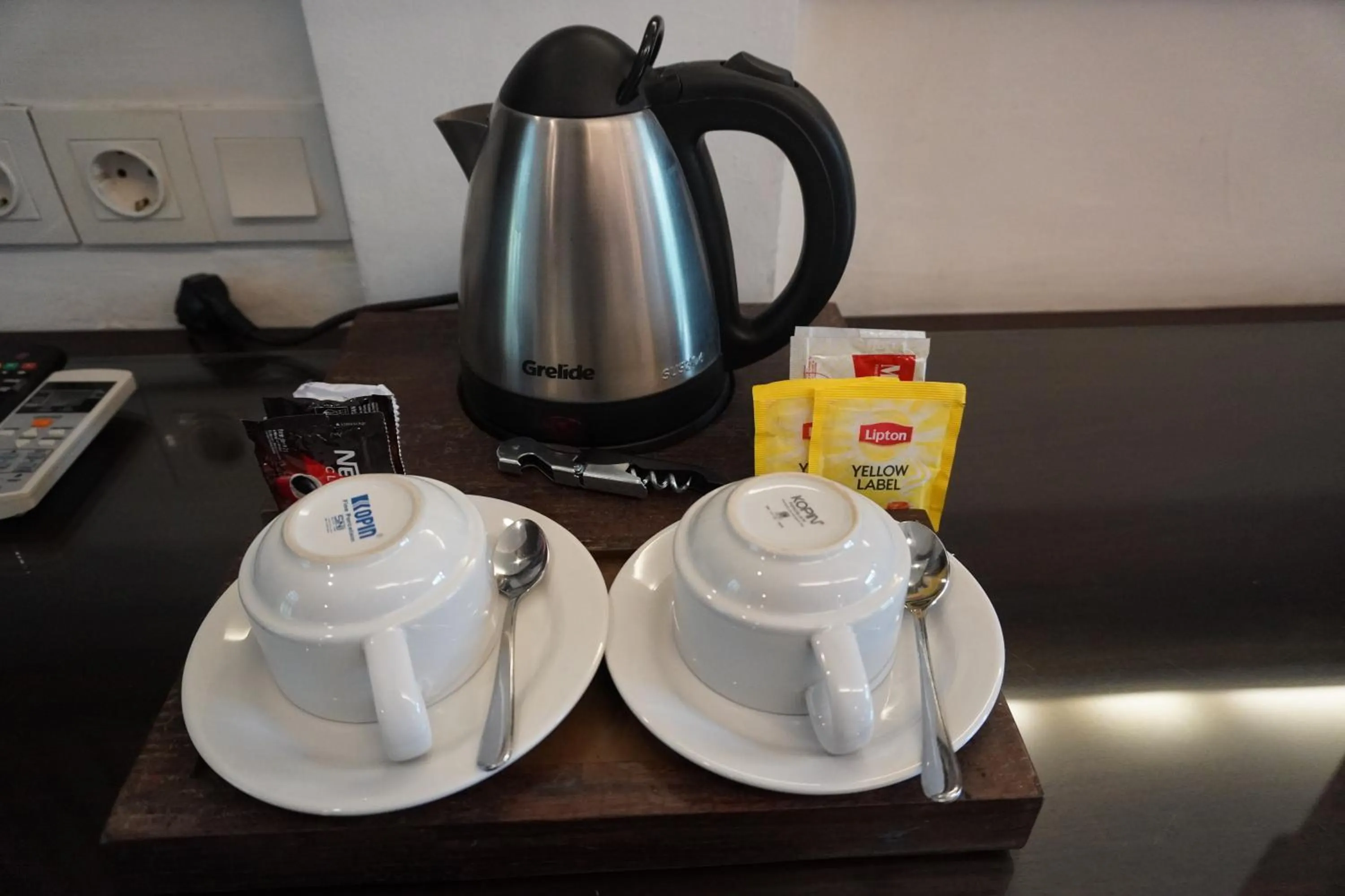 Coffee/tea facilities in Yulia Village Inn Ubud